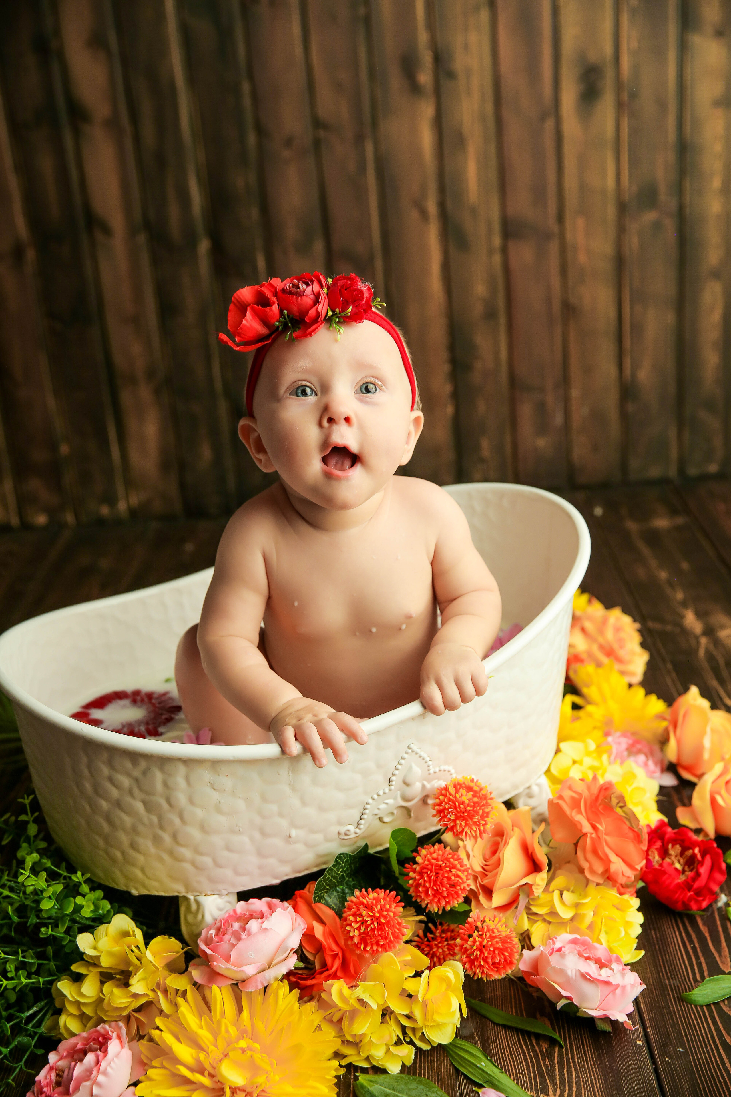 Ванночка девочки. Фотограф новорожденных. Семейный и детский фотограф в городе Сургуте