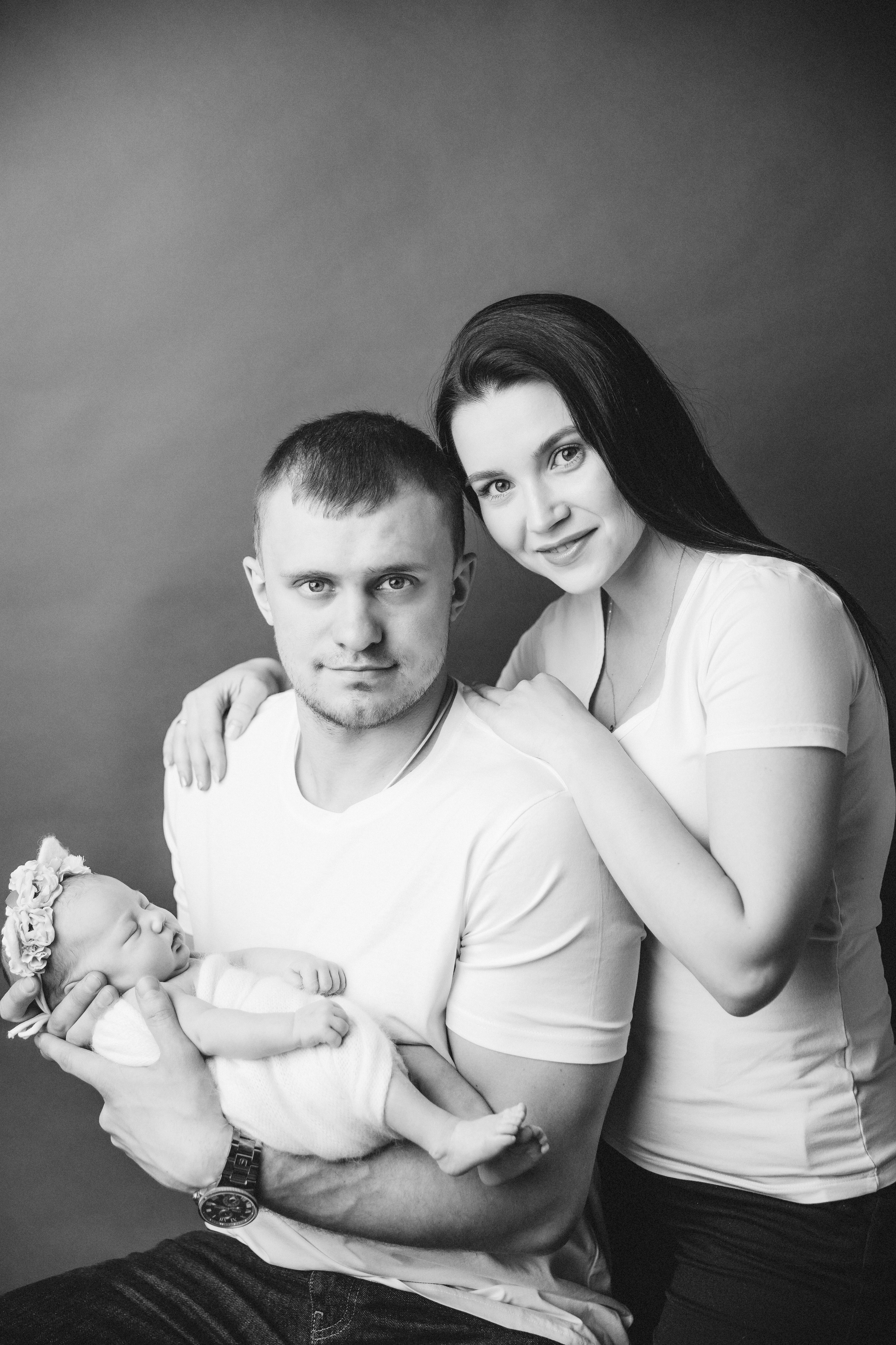 Newborn ЧБ. Фотограф новорожденных. Семейный и детский фотограф в городе Сургуте