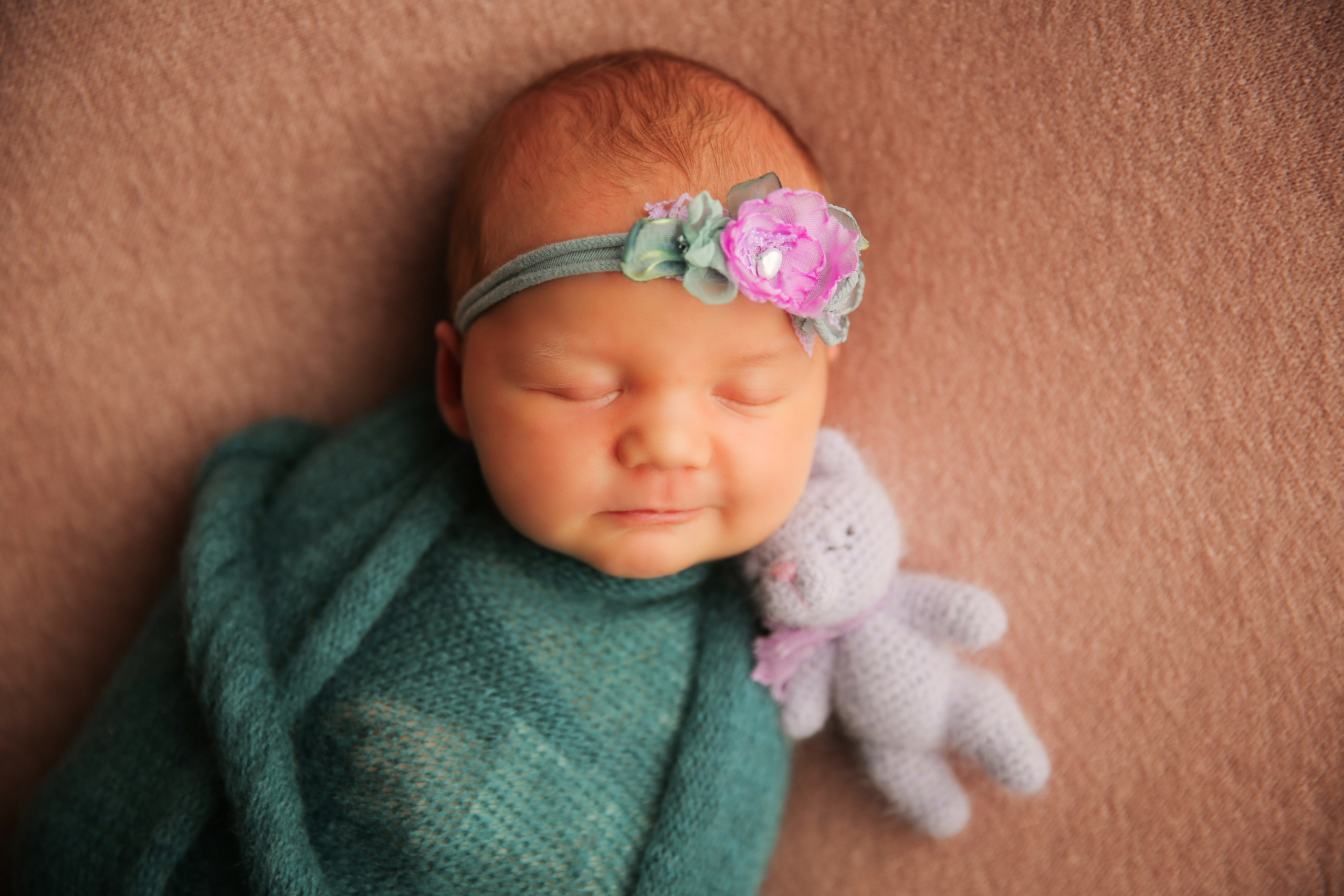 Newborm начало. Фотограф новорожденных. Семейный и детский фотограф в городе Сургуте