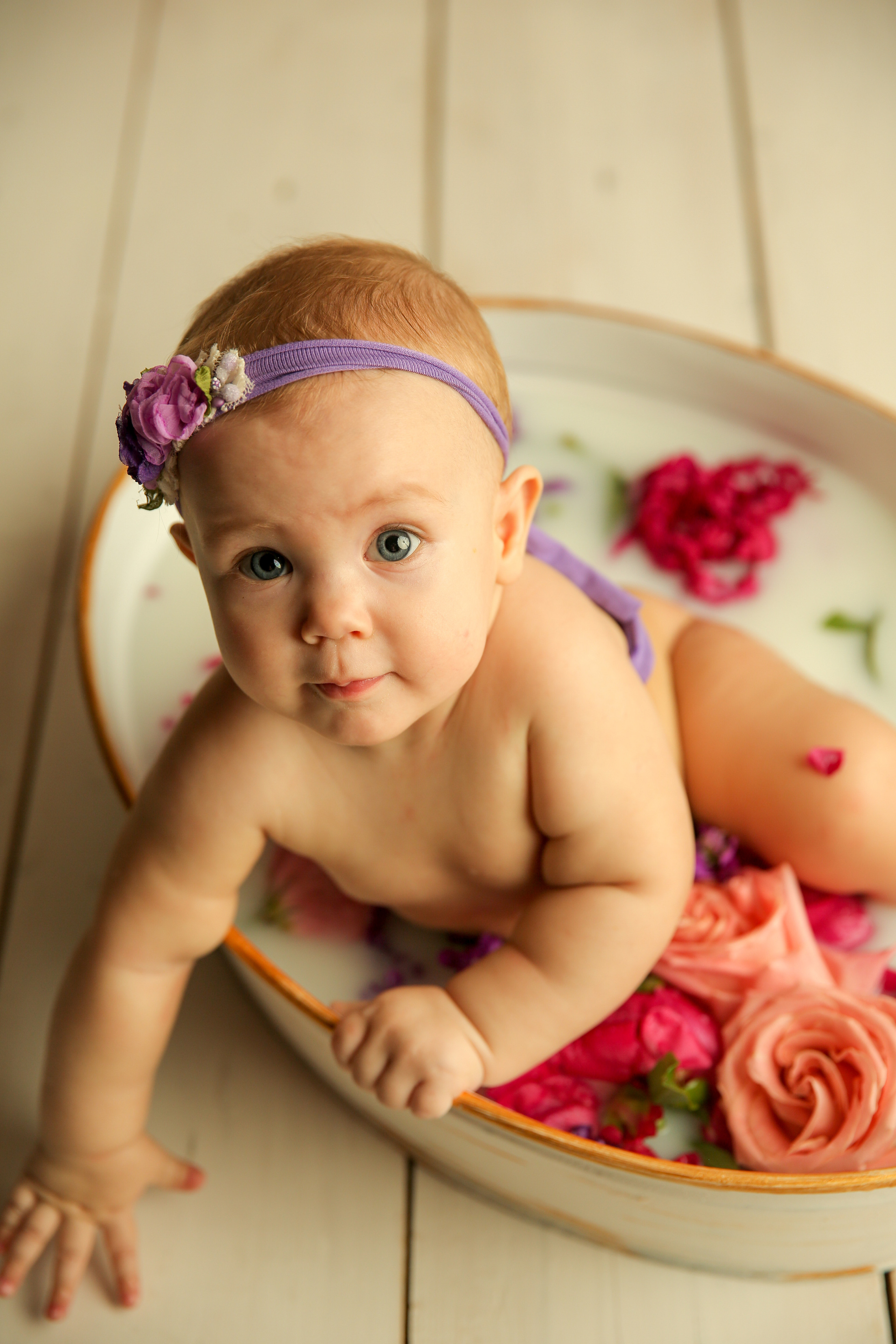 Ванночка девочки. Фотограф новорожденных. Семейный и детский фотограф в городе Сургуте