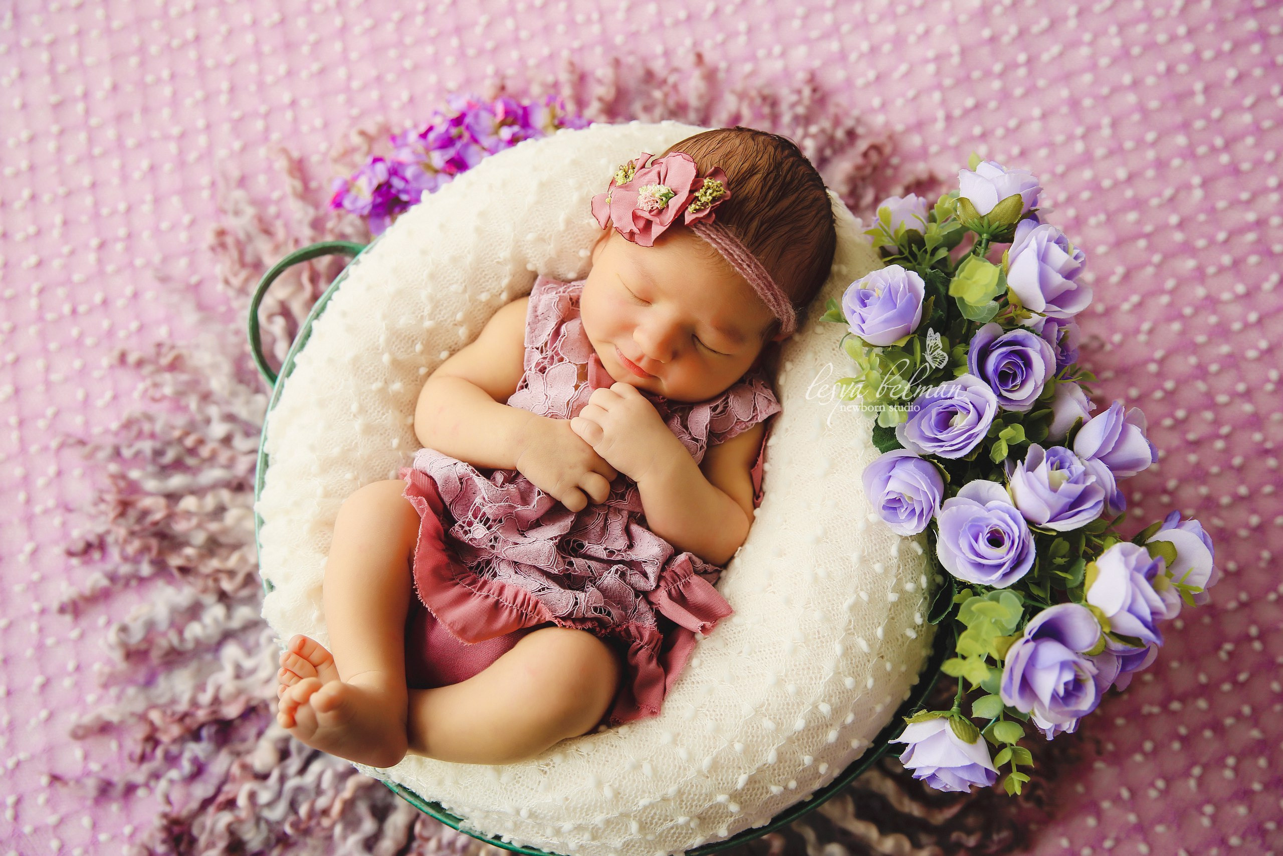 Newborm начало. Фотограф новорожденных. Семейный и детский фотограф в городе Сургуте