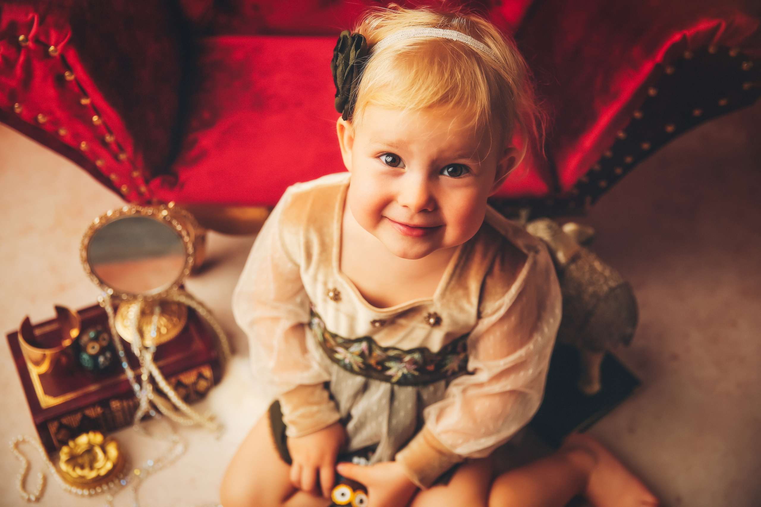 Эпоха Возрождения. Фотограф новорожденных. Семейный и детский фотограф в городе Сургуте