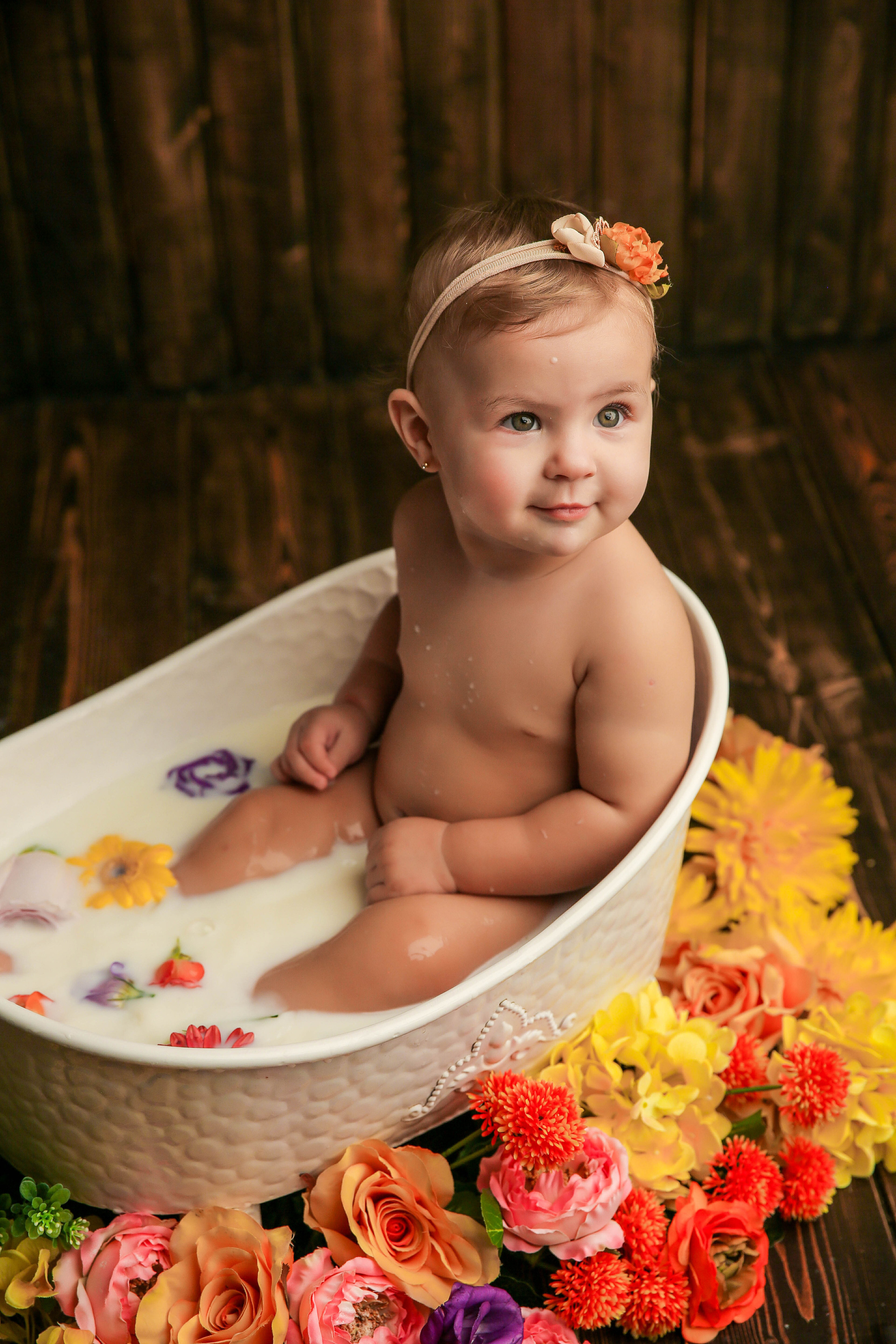 Ванночка девочки. Фотограф новорожденных. Семейный и детский фотограф в городе Сургуте