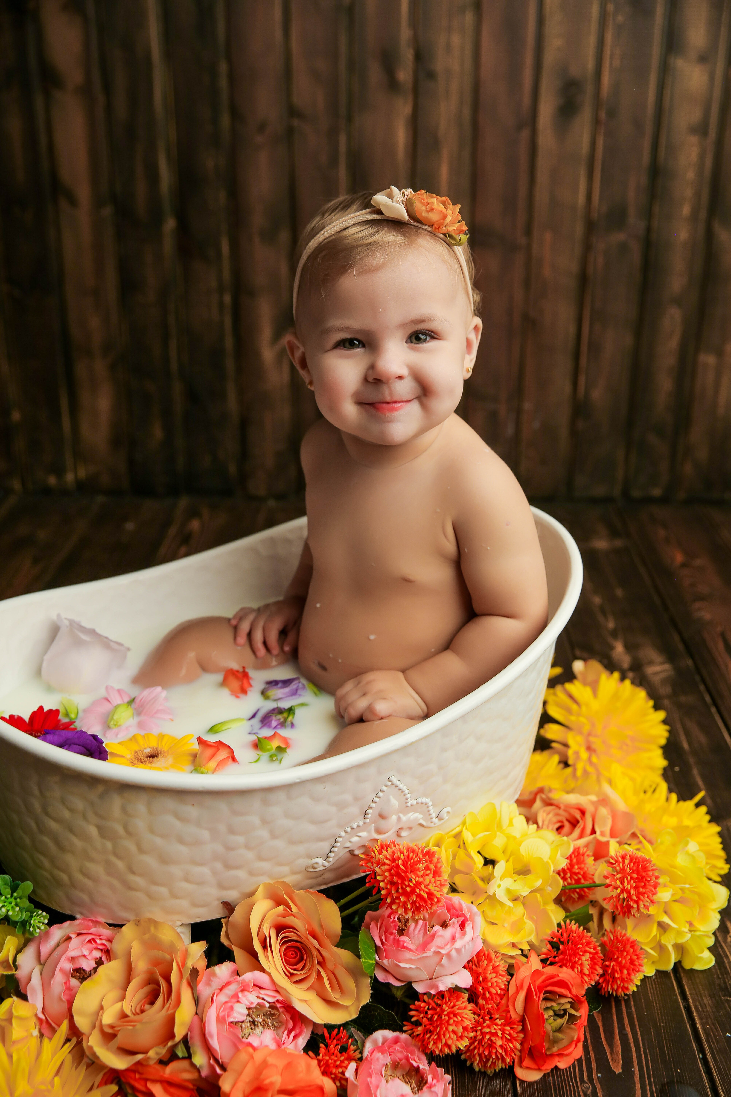 Ванночка девочки. Фотограф новорожденных. Семейный и детский фотограф в городе Сургуте