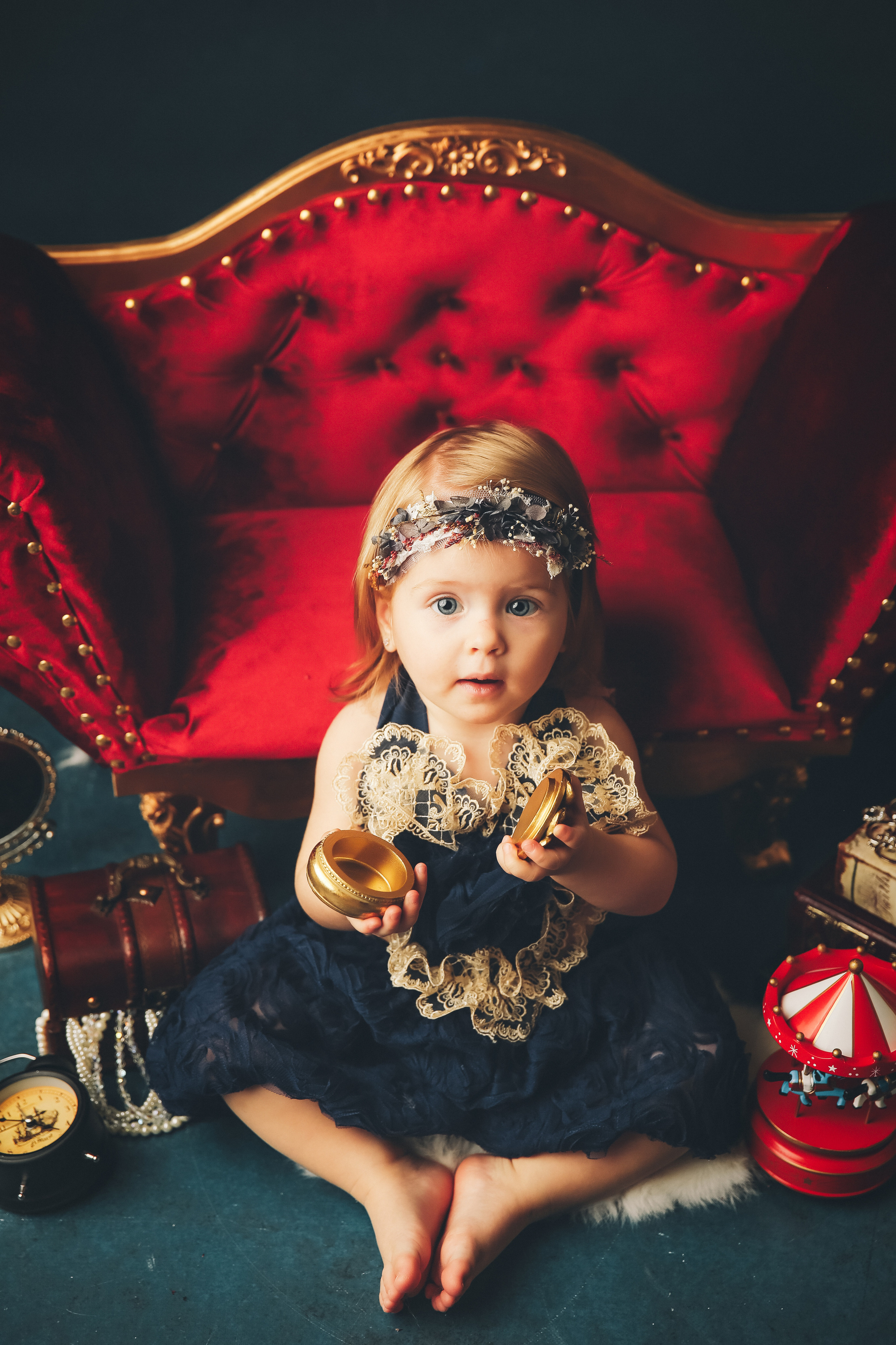 Эпоха Возрождения. Фотограф новорожденных. Семейный и детский фотограф в городе Сургуте