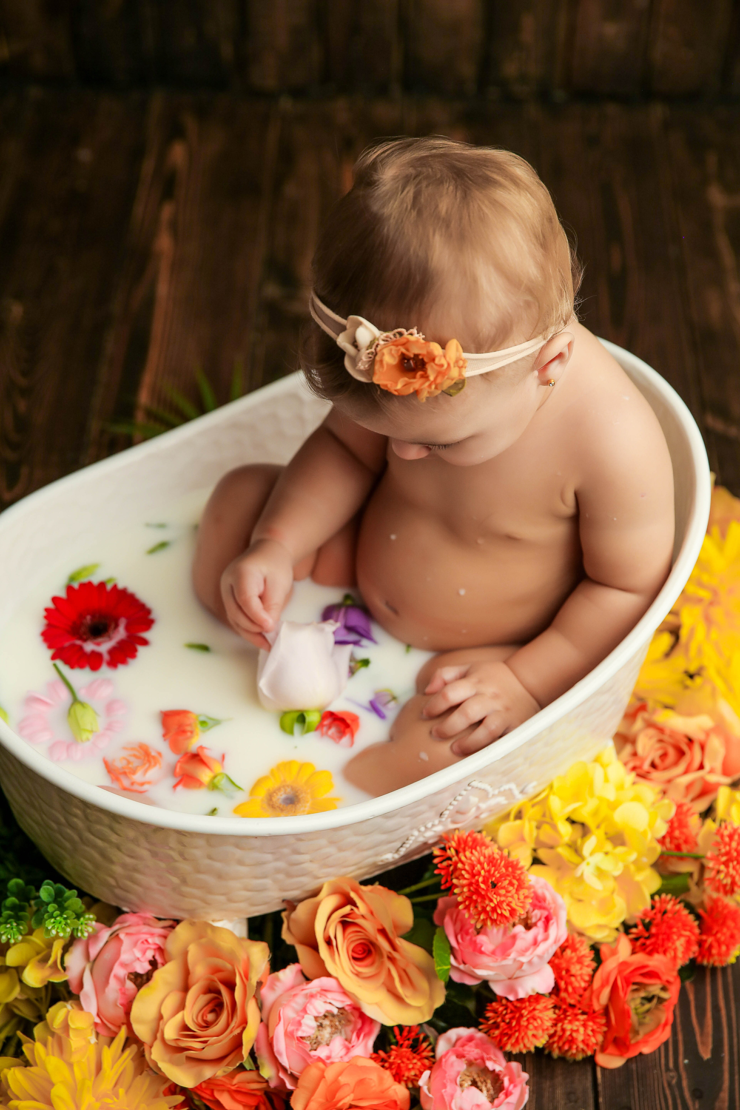 Ванночка девочки. Фотограф новорожденных. Семейный и детский фотограф в городе Сургуте