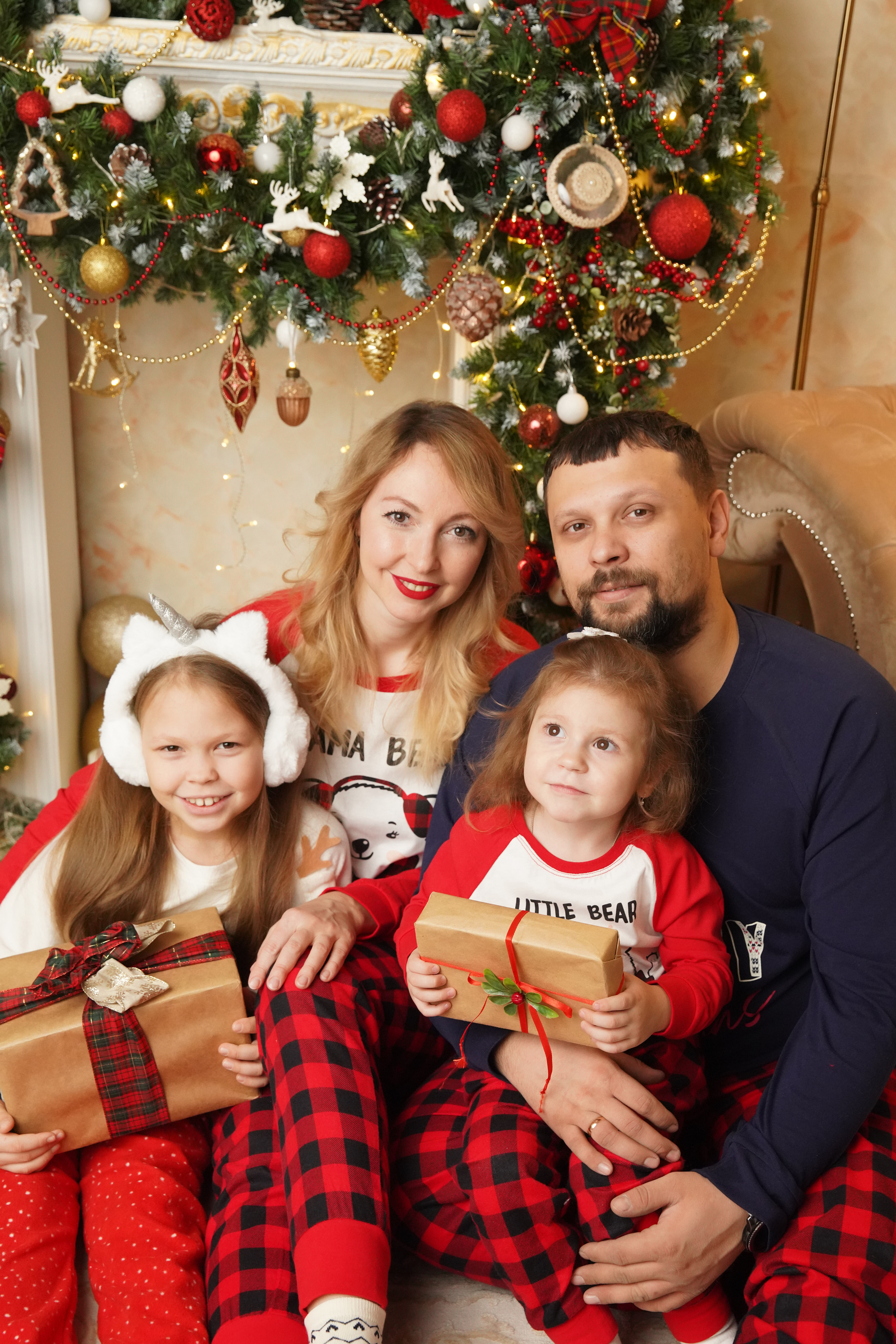 Новогодняя фотосессия. Фотограф новорожденных. Семейный и детский фотограф в городе Сургуте