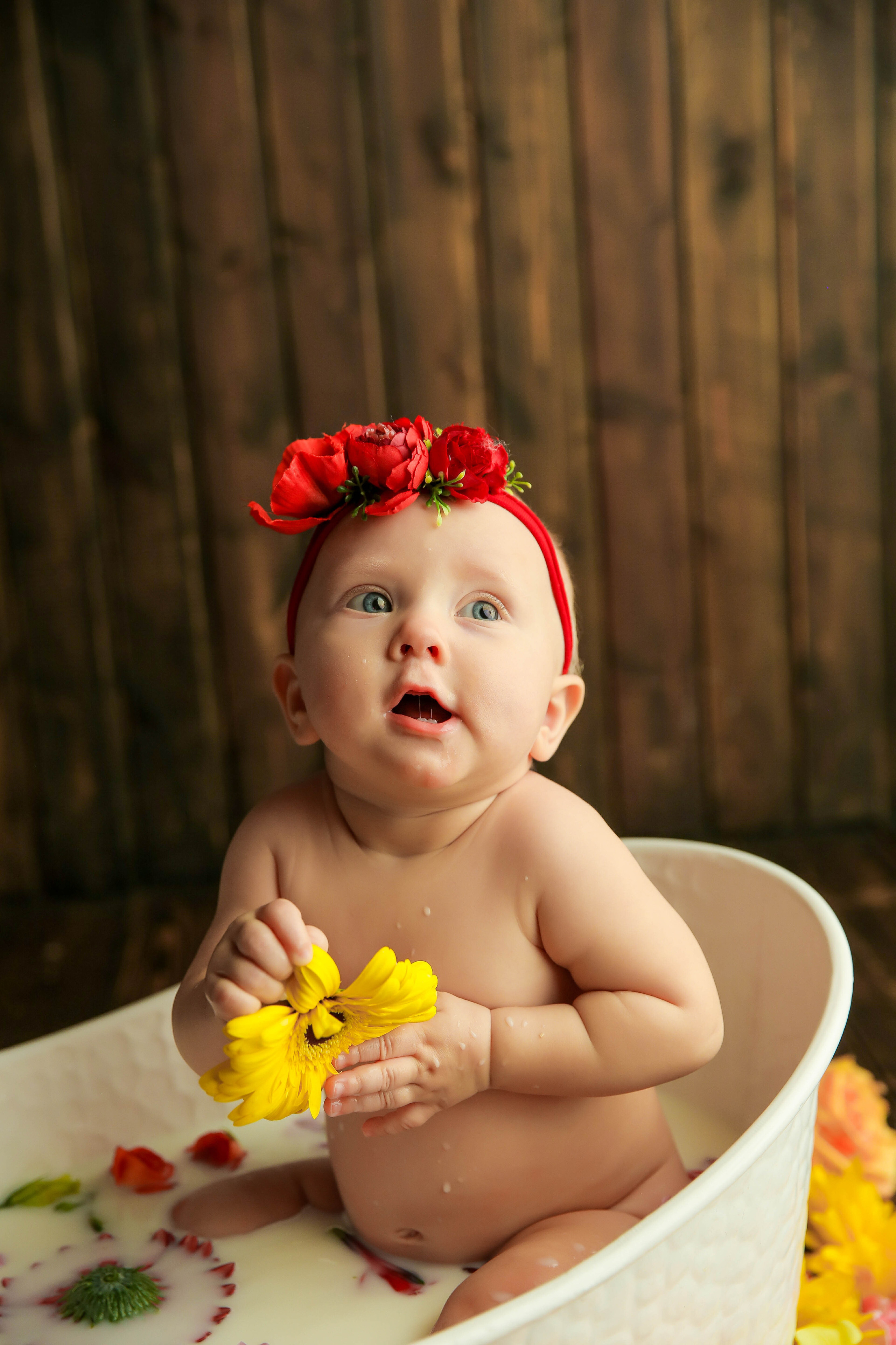 Ванночка девочки. Фотограф новорожденных. Семейный и детский фотограф в городе Сургуте