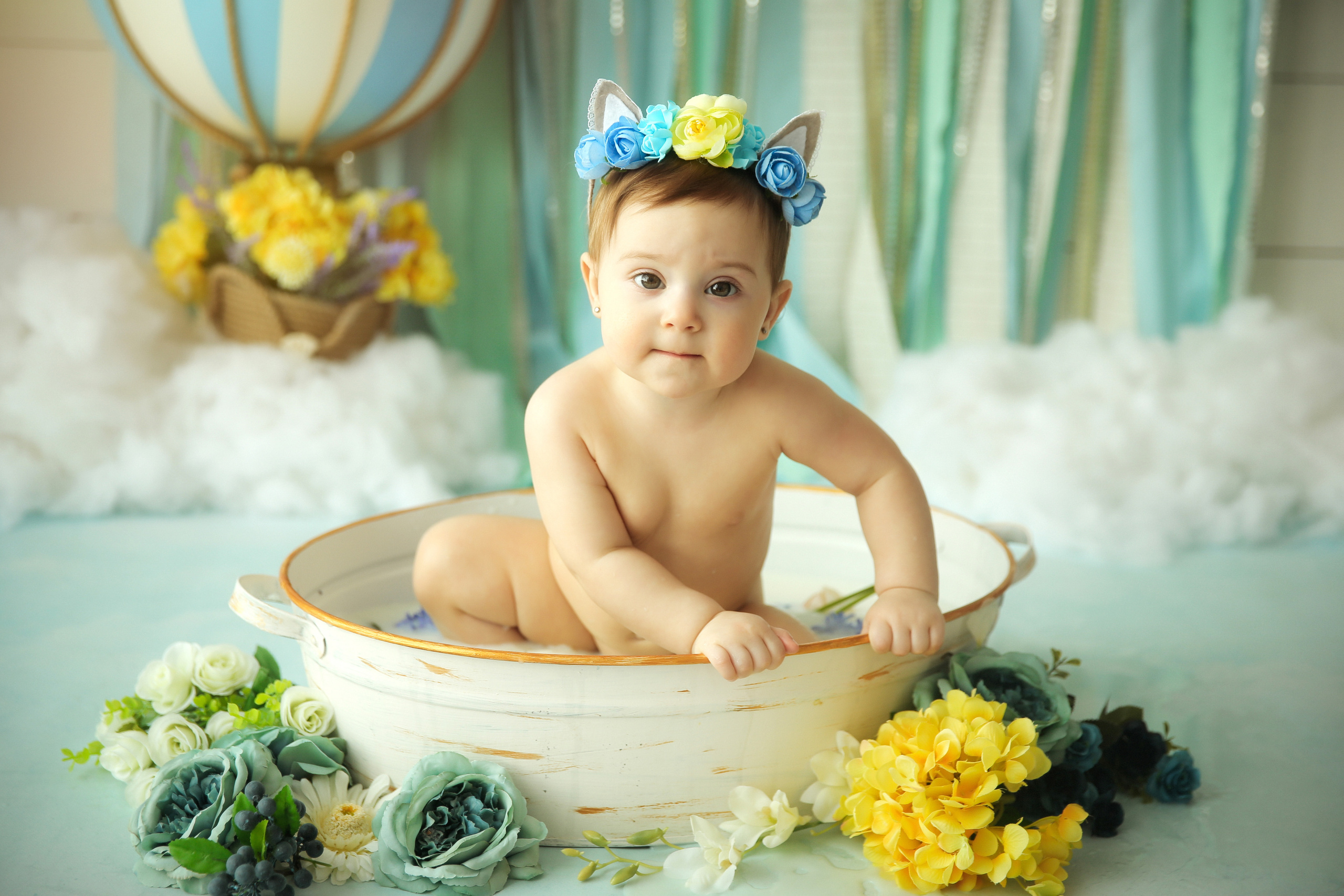 Ванночка девочки. Фотограф новорожденных. Семейный и детский фотограф в городе Сургуте