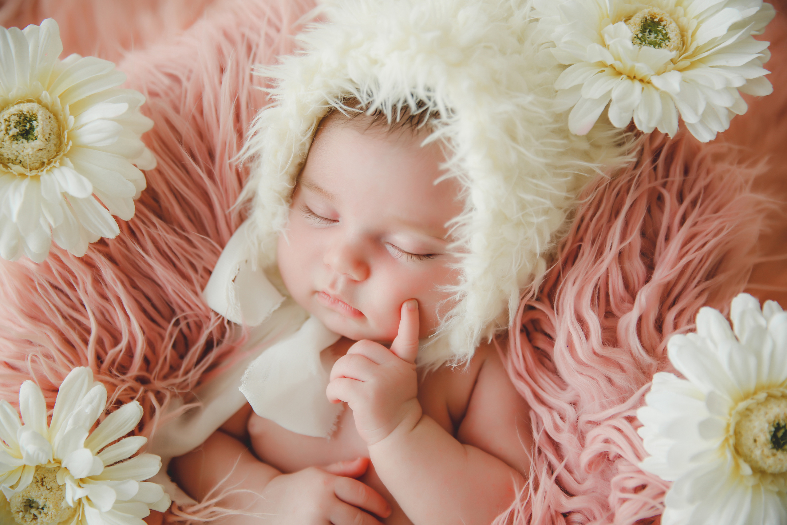 Newborm начало. Фотограф новорожденных. Семейный и детский фотограф в городе Сургуте