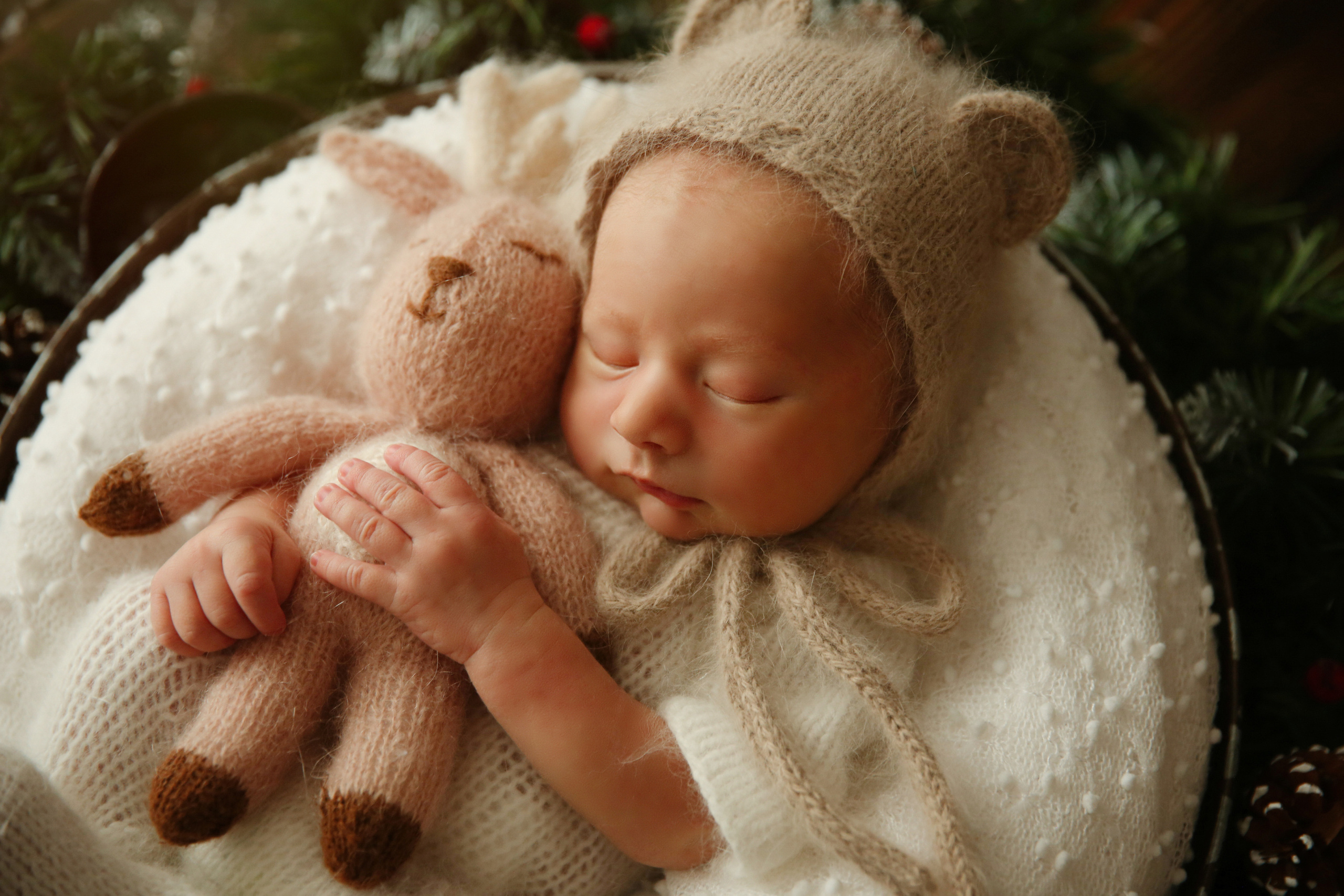 Newborm начало. Фотограф новорожденных. Семейный и детский фотограф в городе Сургуте