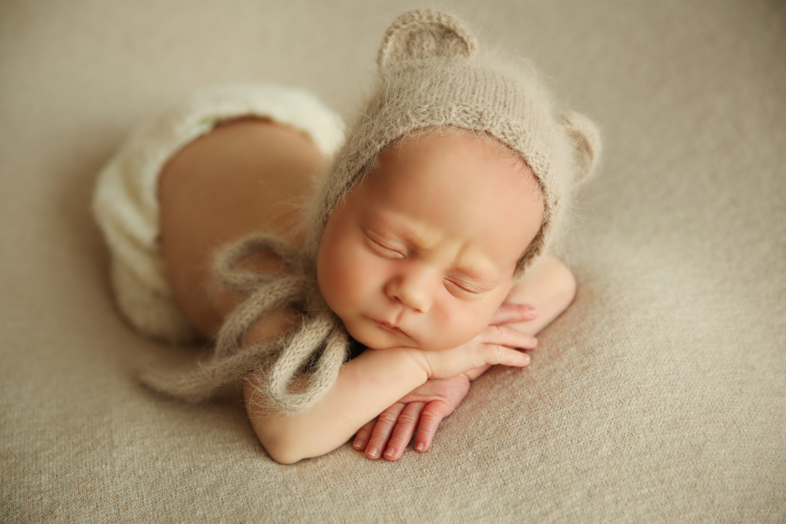 Newborm начало. Фотограф новорожденных. Семейный и детский фотограф в городе Сургуте