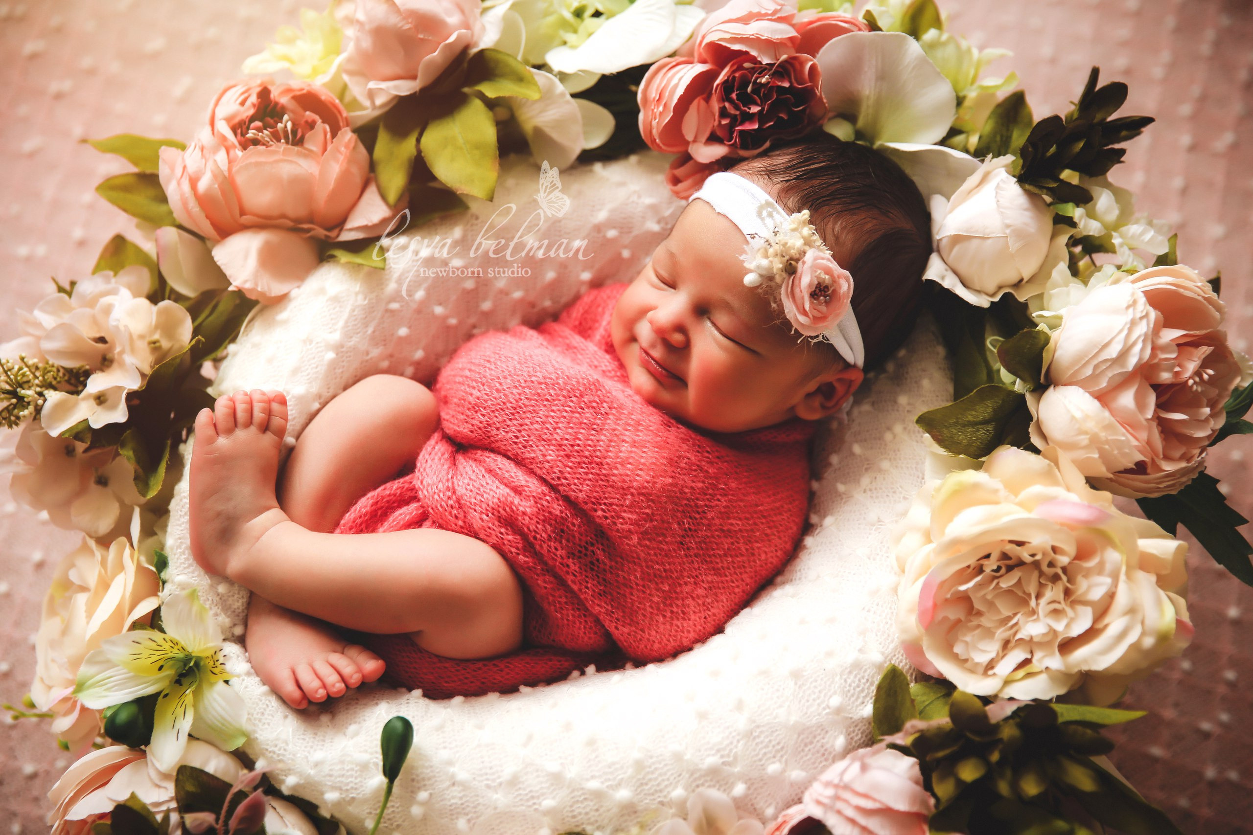 Newborm начало. Фотограф новорожденных. Семейный и детский фотограф в городе Сургуте