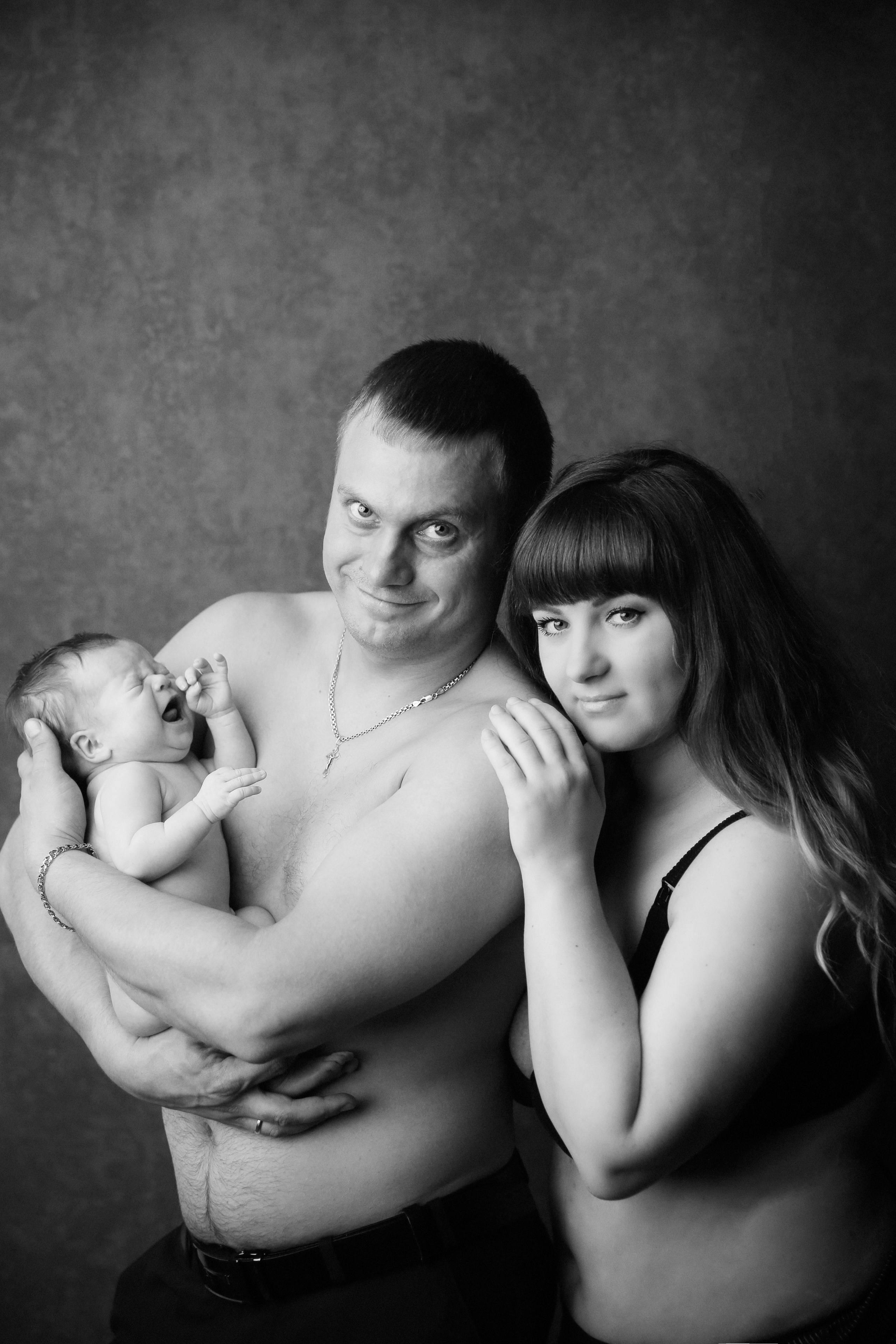 Newborn ЧБ. Фотограф новорожденных. Семейный и детский фотограф в городе Сургуте