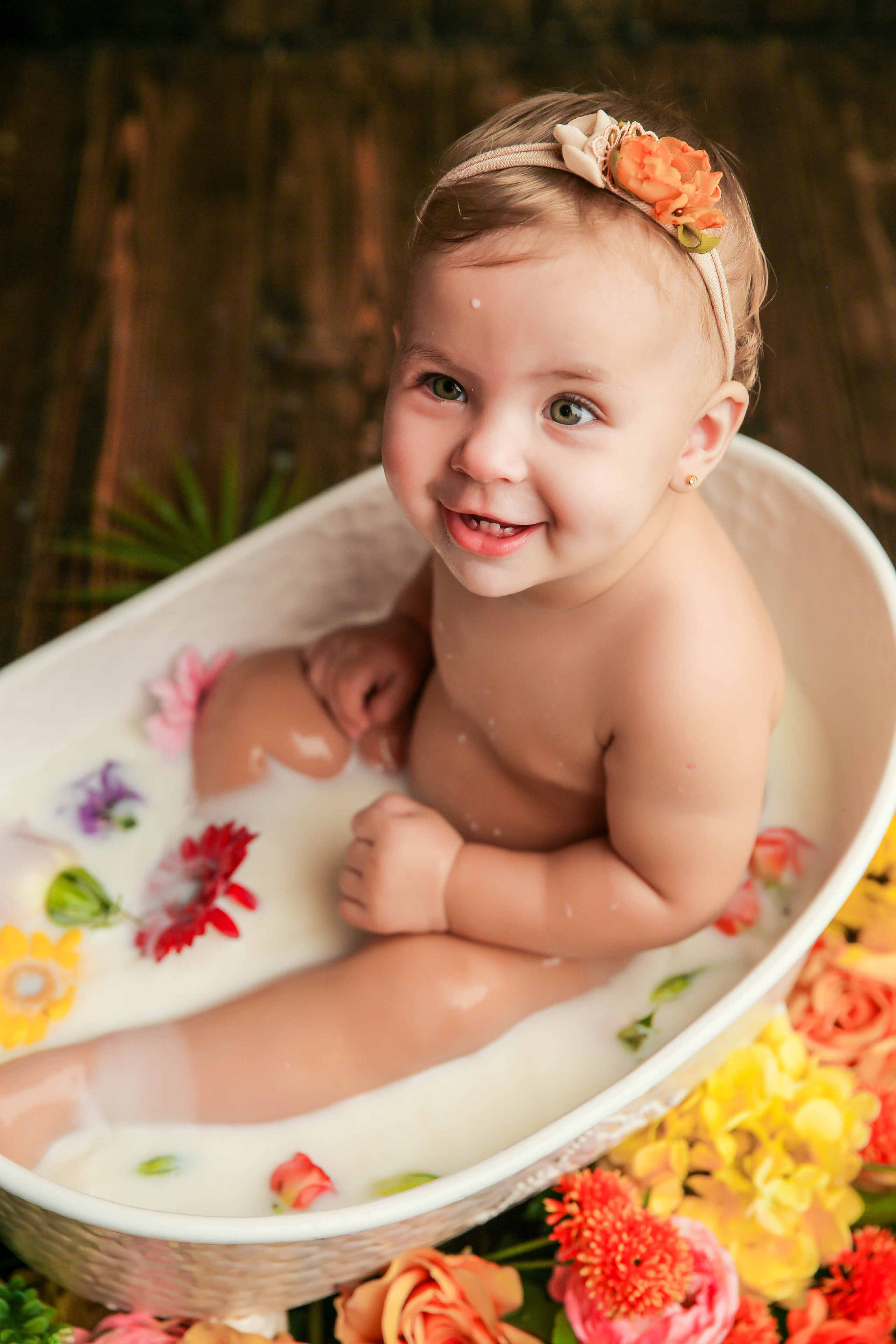 Ванночка девочки. Фотограф новорожденных. Семейный и детский фотограф в городе Сургуте