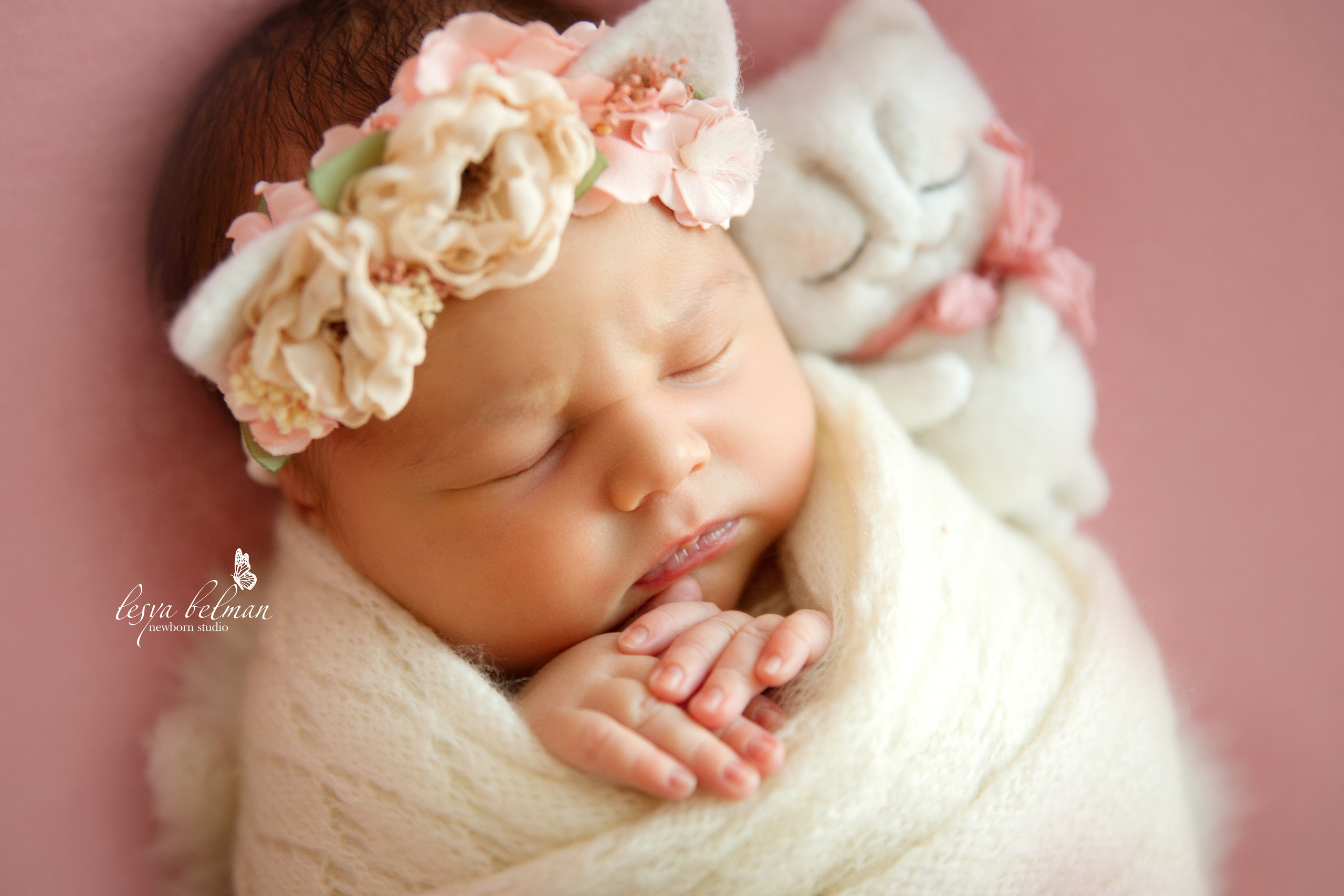 Newborm начало. Фотограф новорожденных. Семейный и детский фотограф в городе Сургуте