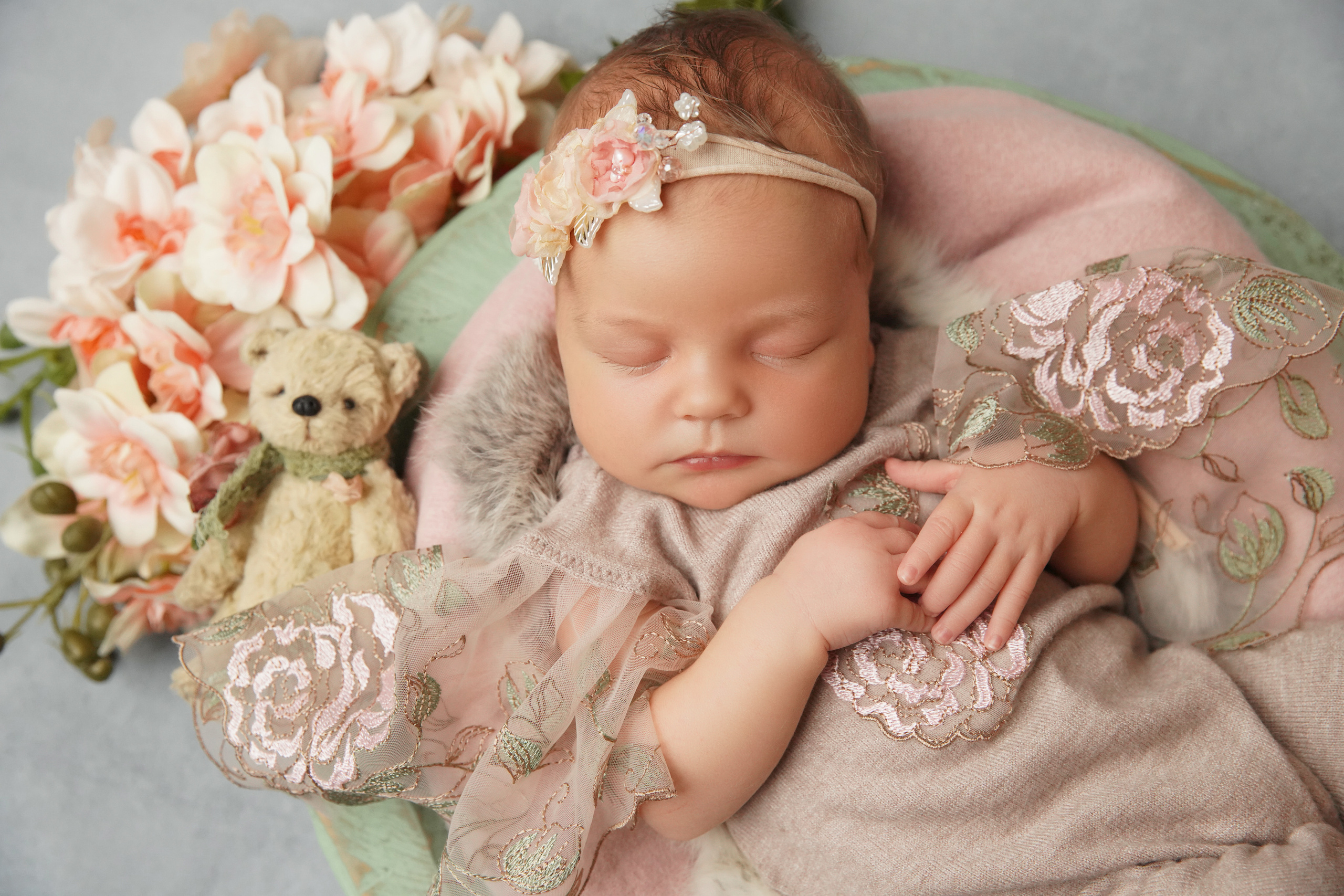 Девочки. Фотограф новорожденных. Семейный и детский фотограф в городе Сургуте