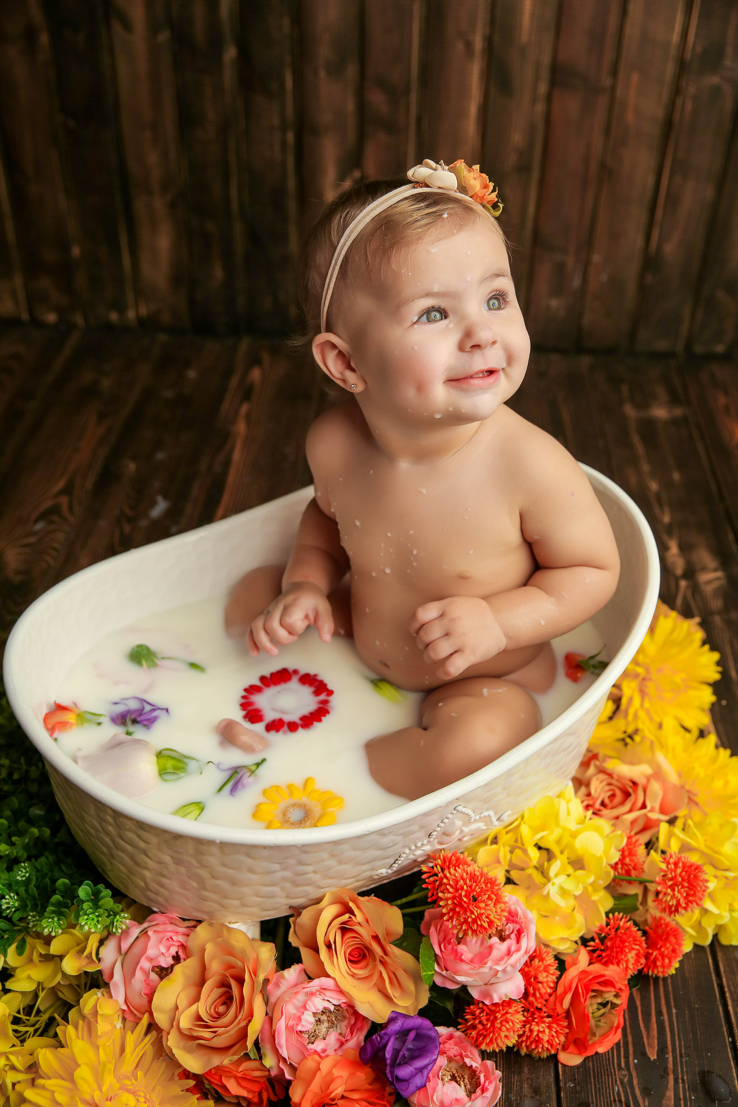 Ванночка девочки. Фотограф новорожденных. Семейный и детский фотограф в городе Сургуте