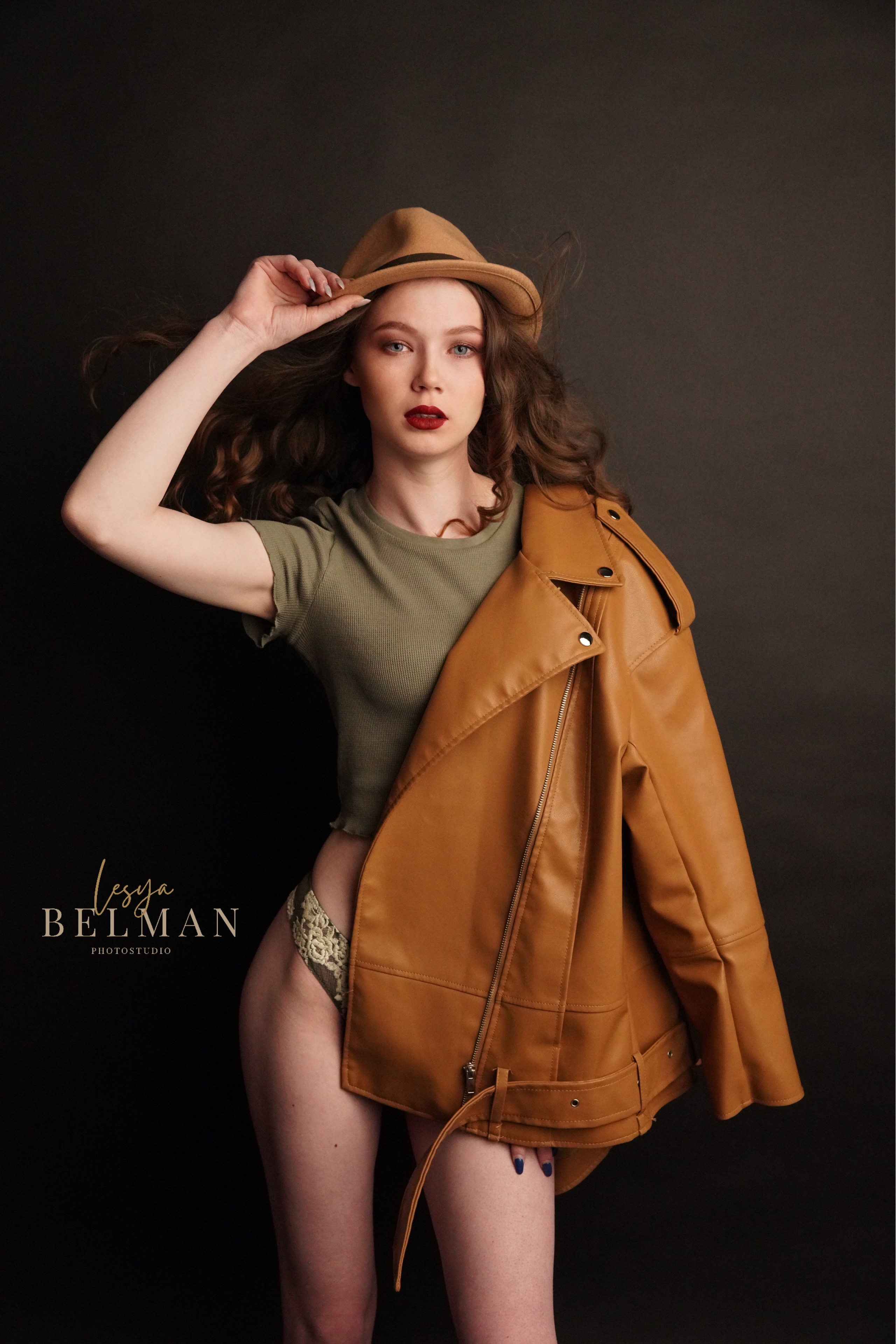 Женский портрет. Фотограф новорожденных. Семейный и детский фотограф в городе Сургуте