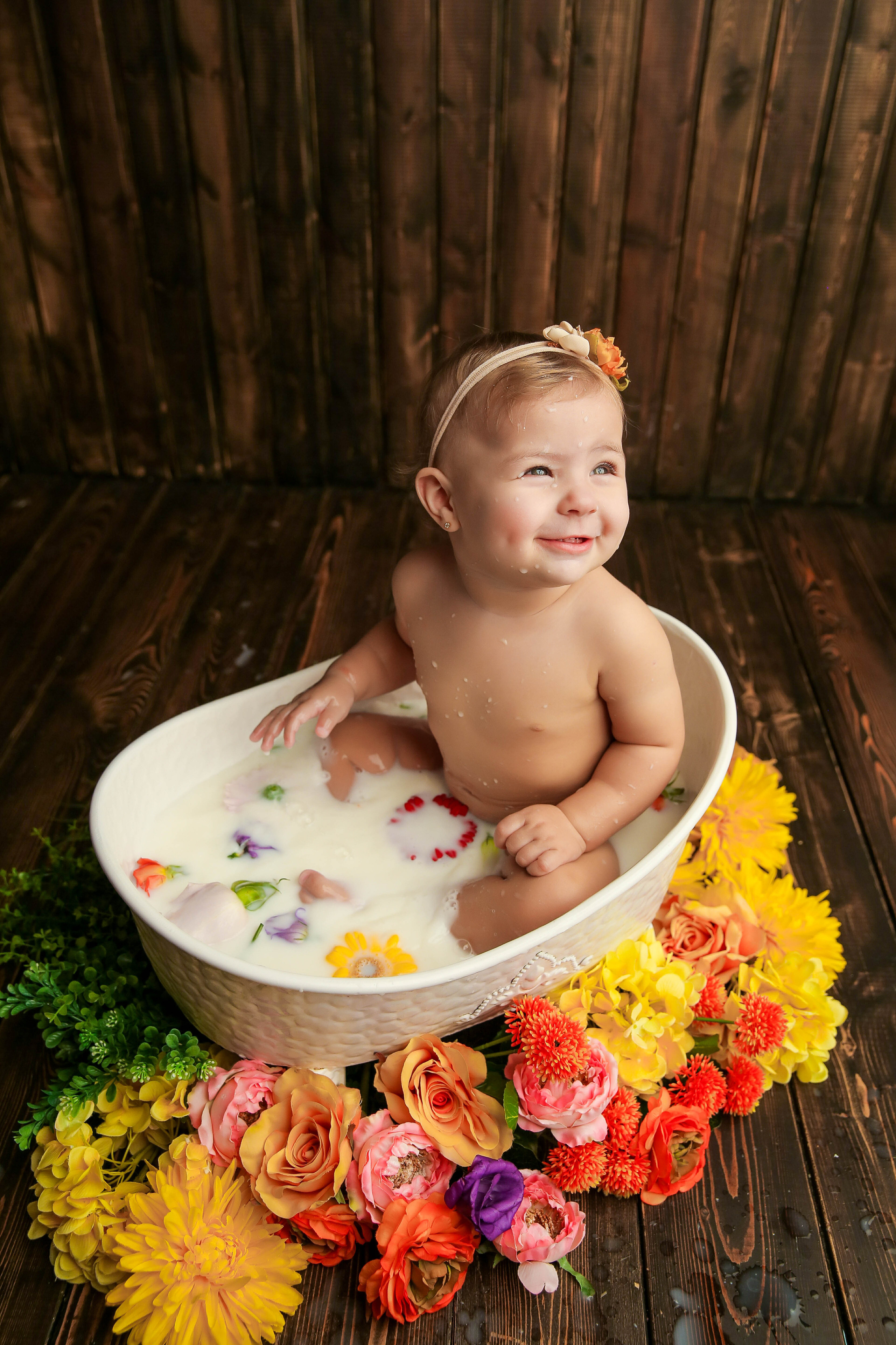 Ванночка девочки. Фотограф новорожденных. Семейный и детский фотограф в городе Сургуте