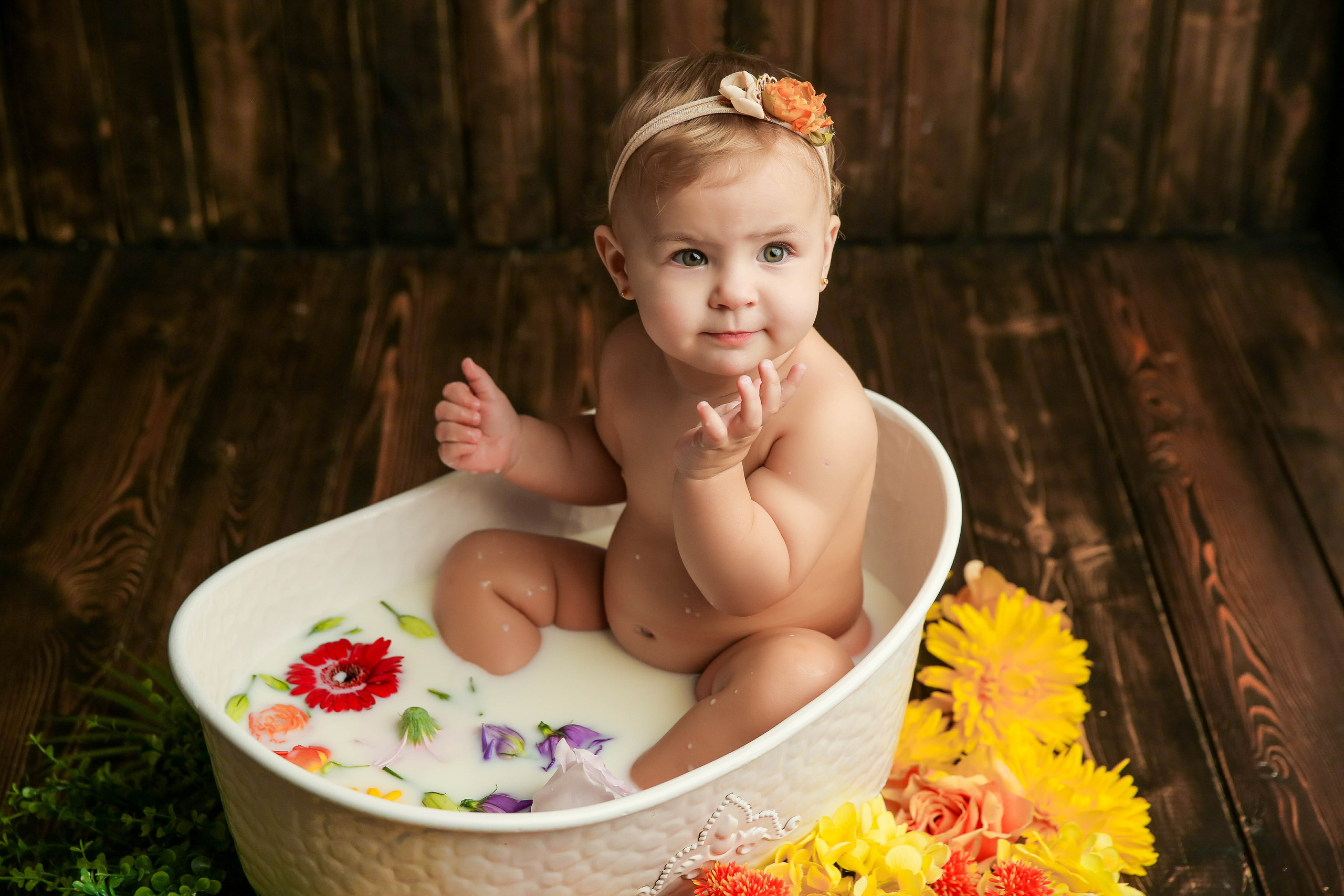 Ванночка девочки. Фотограф новорожденных. Семейный и детский фотограф в городе Сургуте