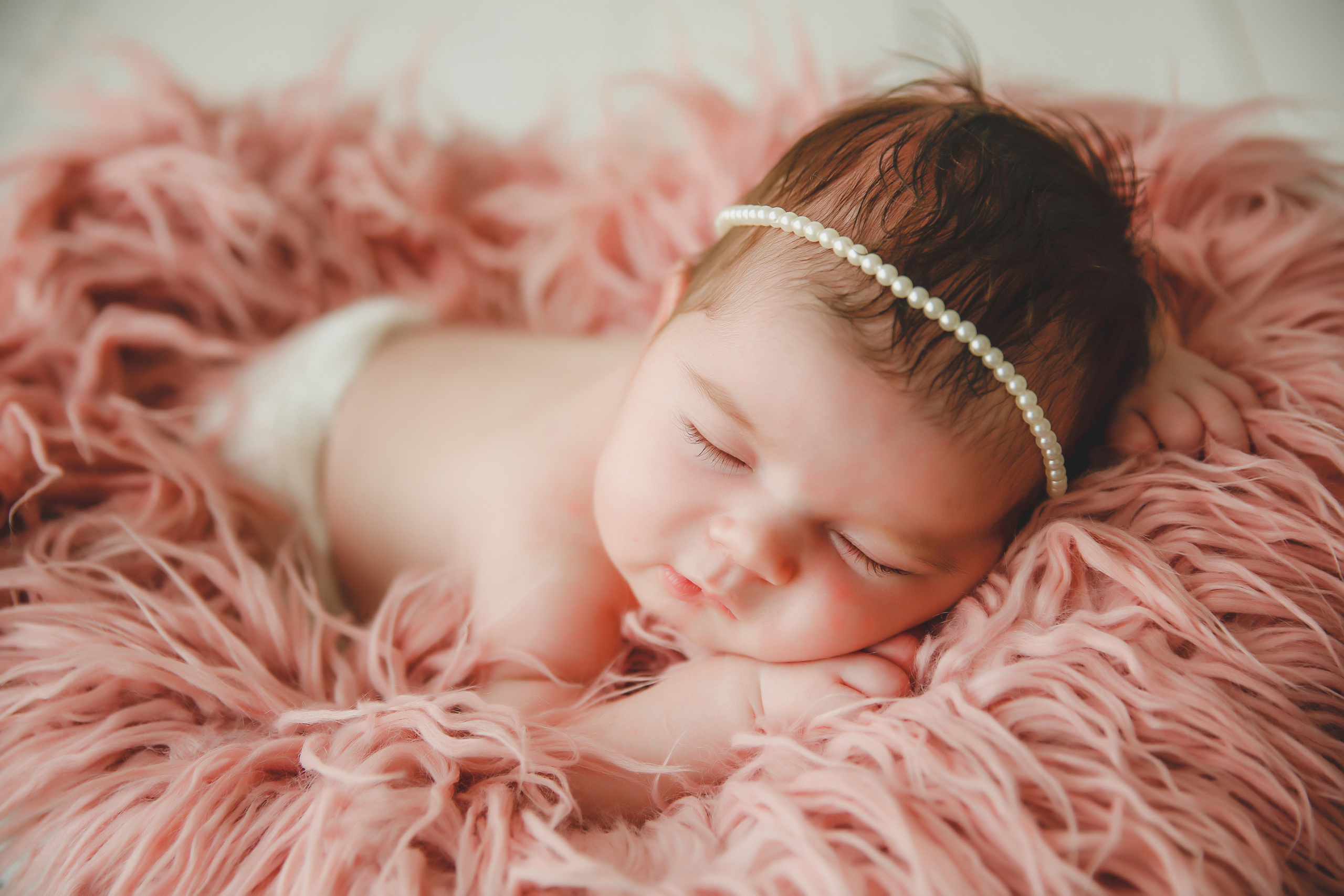 Newborm начало. Фотограф новорожденных. Семейный и детский фотограф в городе Сургуте