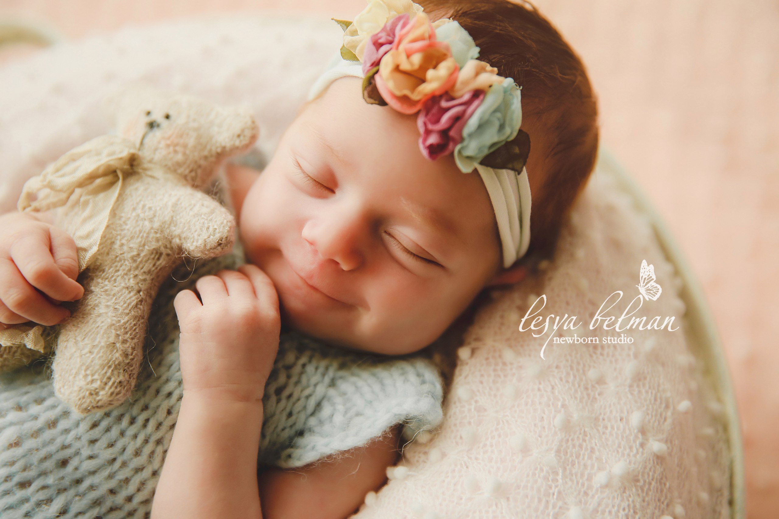 Newborm начало. Фотограф новорожденных. Семейный и детский фотограф в городе Сургуте