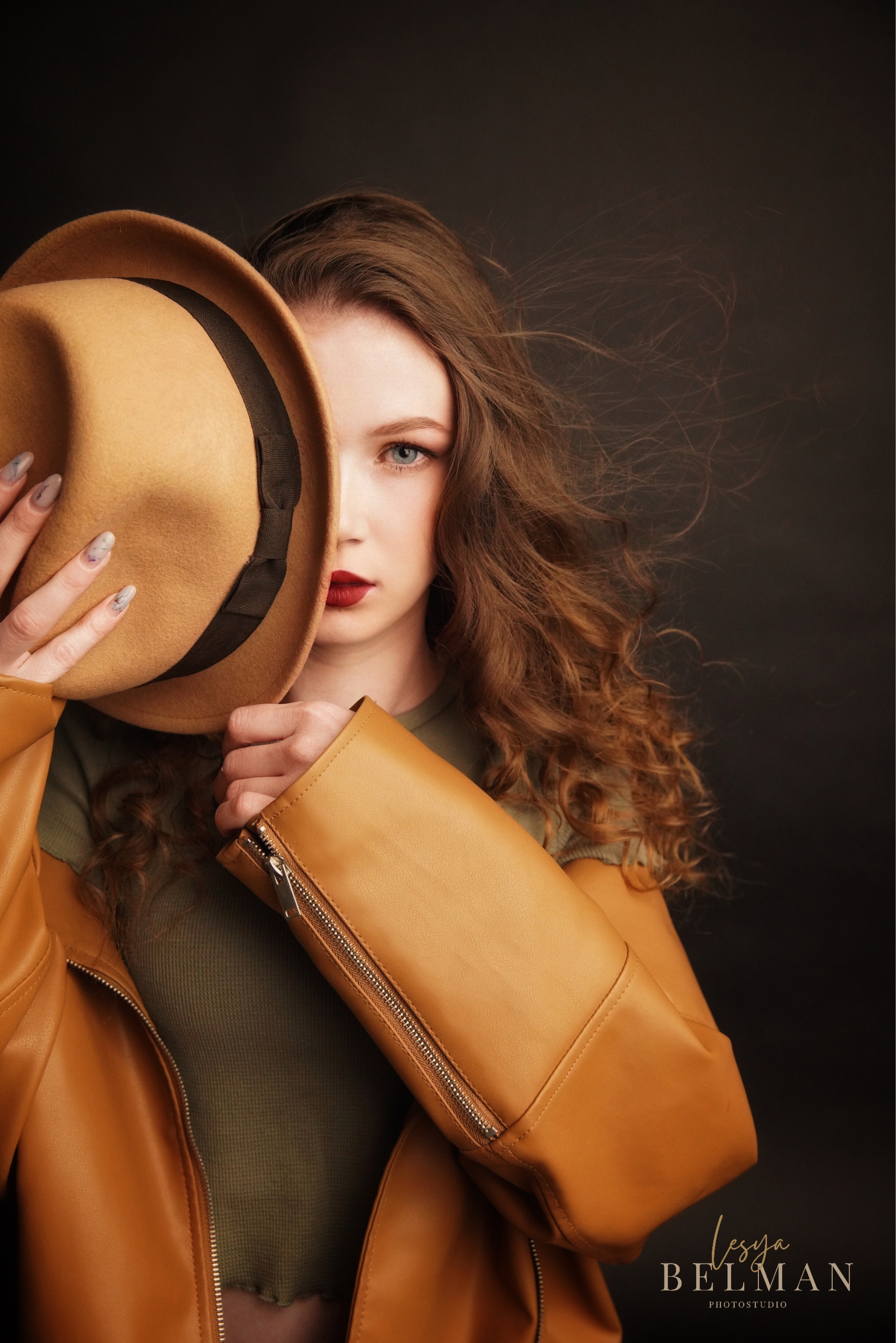 Женский портрет. Фотограф новорожденных. Семейный и детский фотограф в городе Сургуте