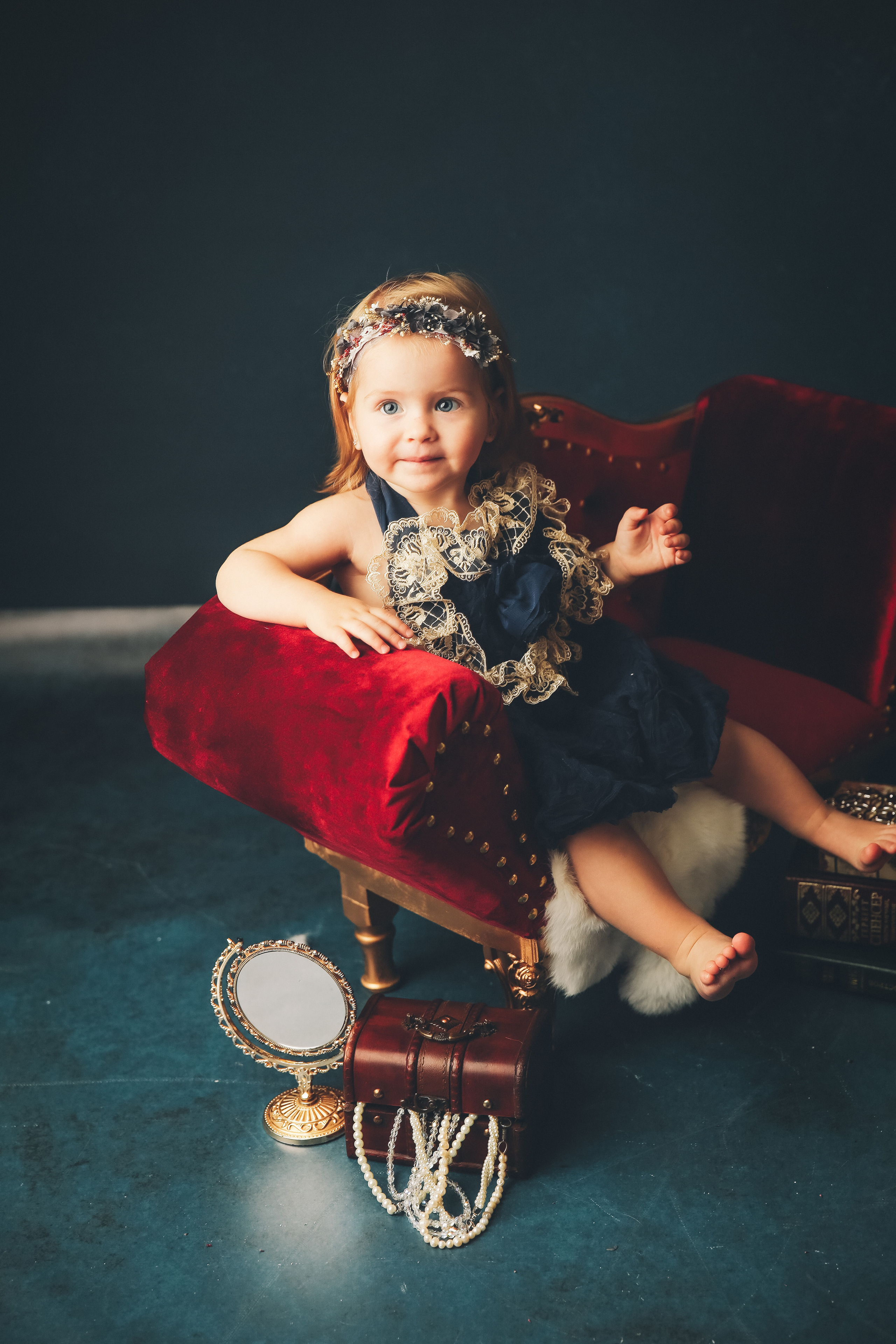 Эпоха Возрождения. Фотограф новорожденных. Семейный и детский фотограф в городе Сургуте