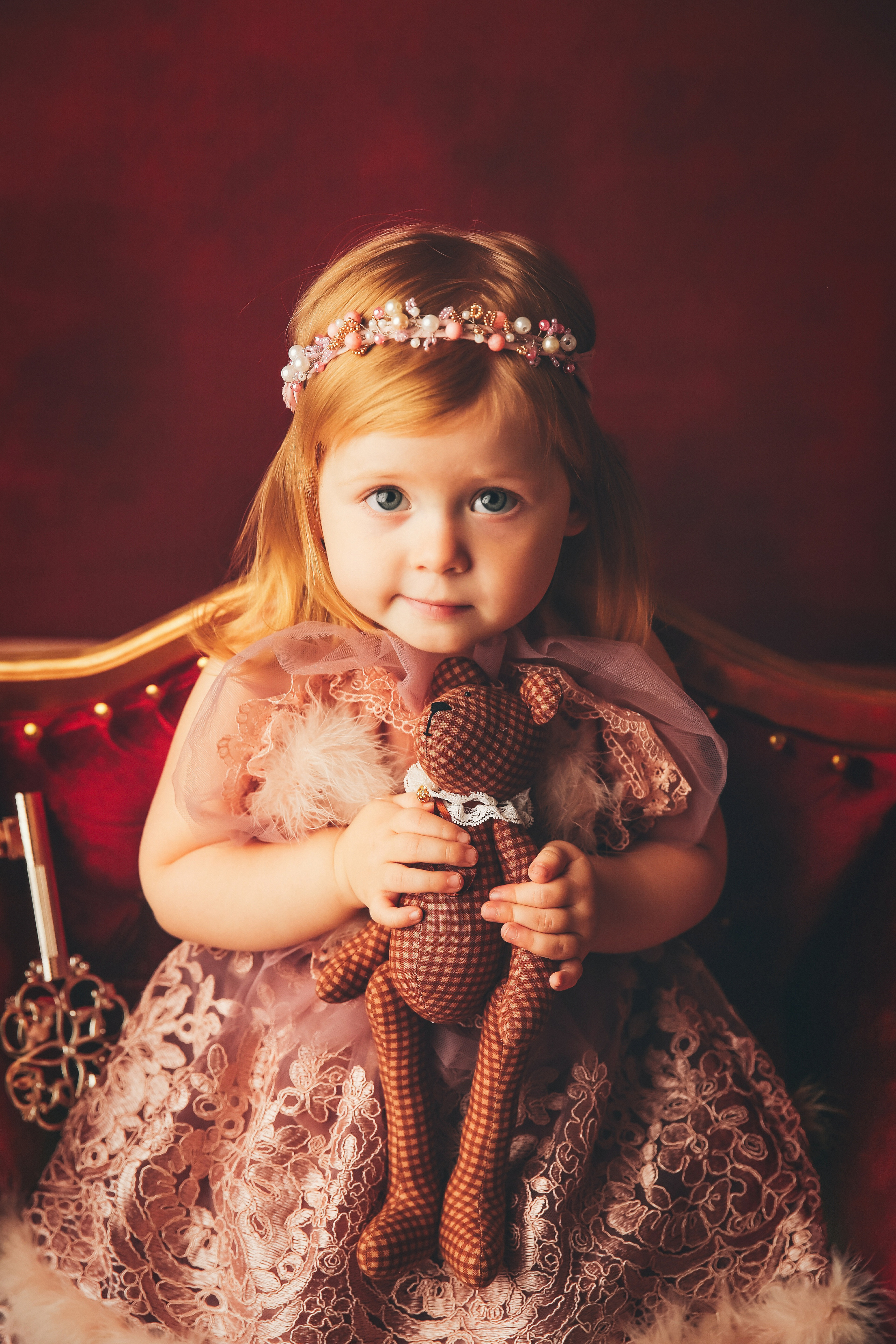 Эпоха Возрождения. Фотограф новорожденных. Семейный и детский фотограф в городе Сургуте