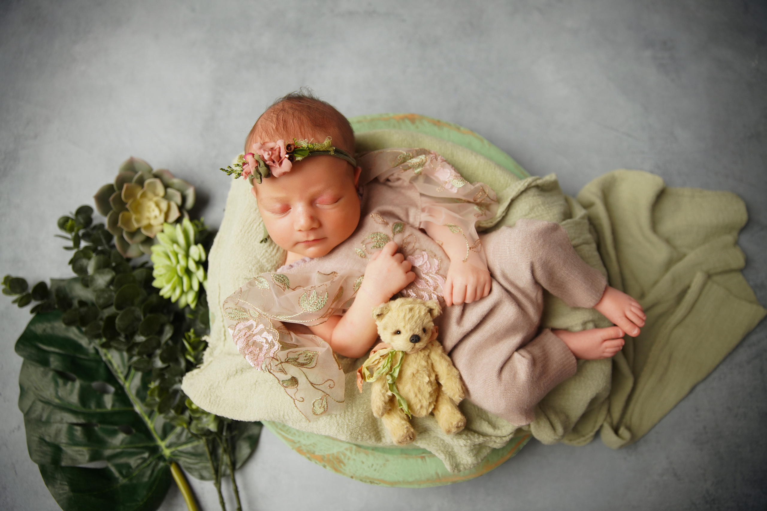 Newborm начало. Фотограф новорожденных. Семейный и детский фотограф в городе Сургуте