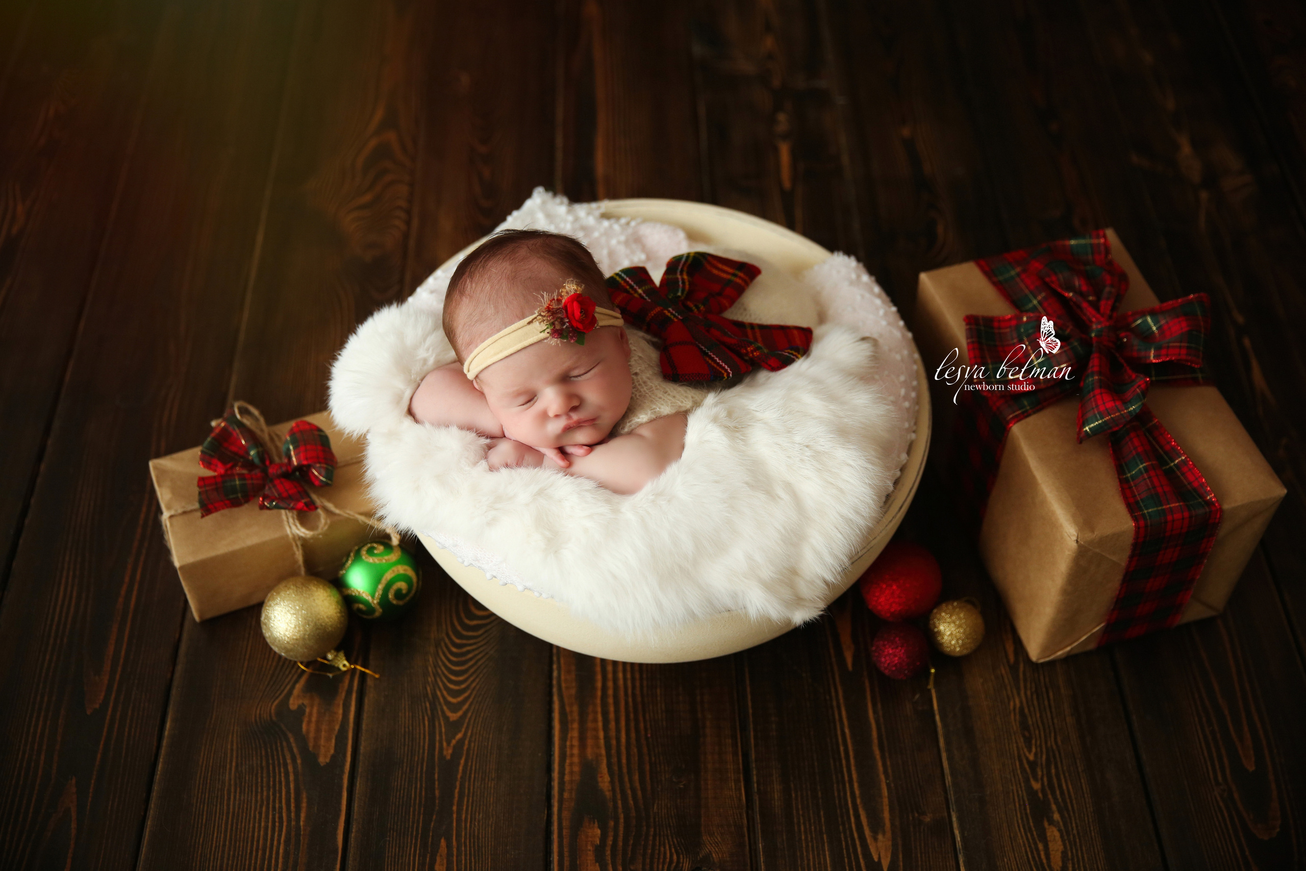 Newborm начало. Фотограф новорожденных. Семейный и детский фотограф в городе Сургуте