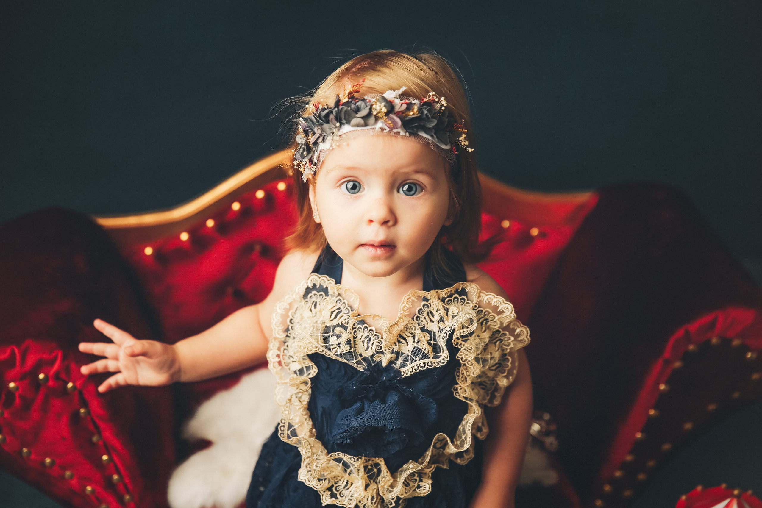 Эпоха Возрождения. Фотограф новорожденных. Семейный и детский фотограф в городе Сургуте