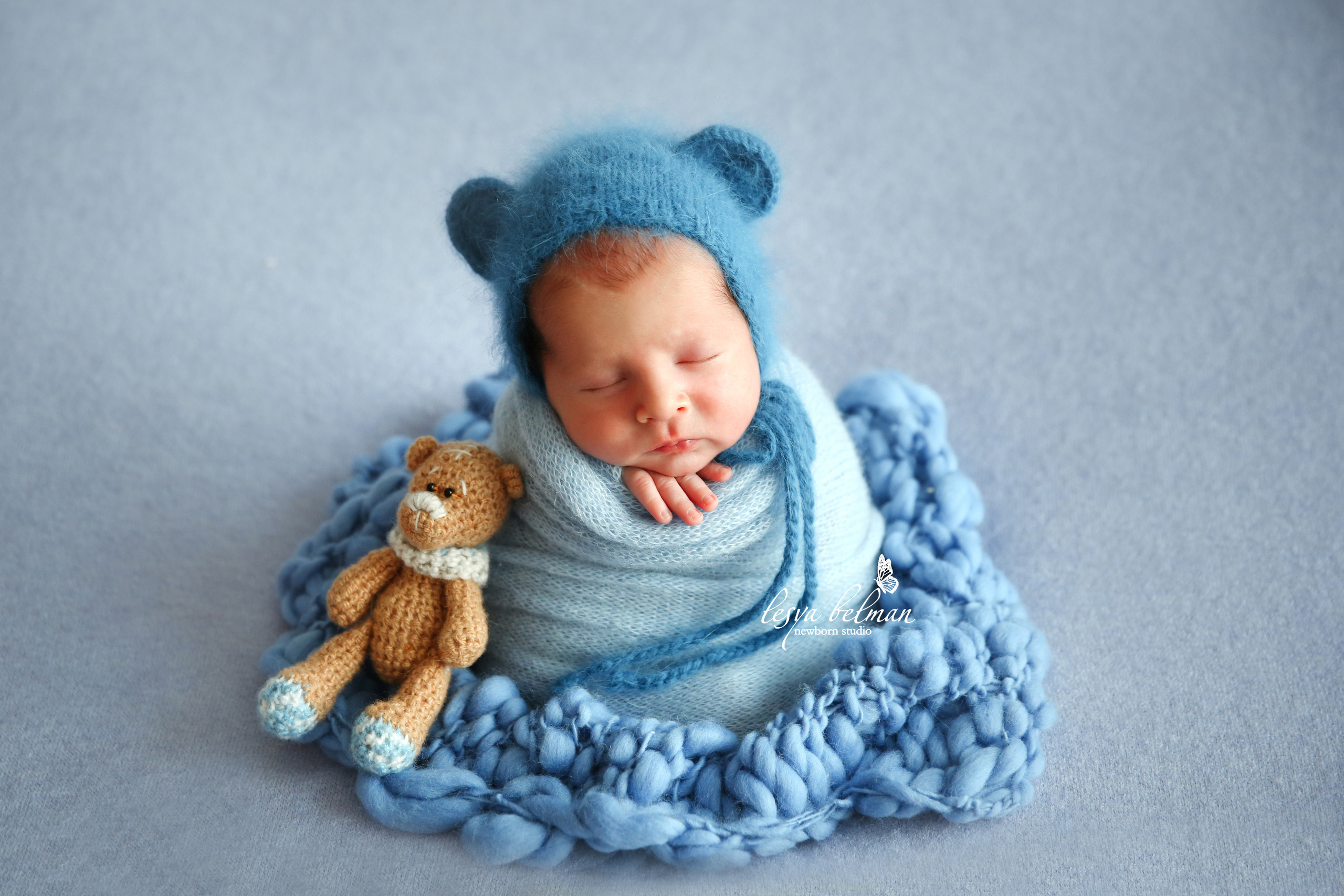 Newborm начало. Фотограф новорожденных. Семейный и детский фотограф в городе Сургуте