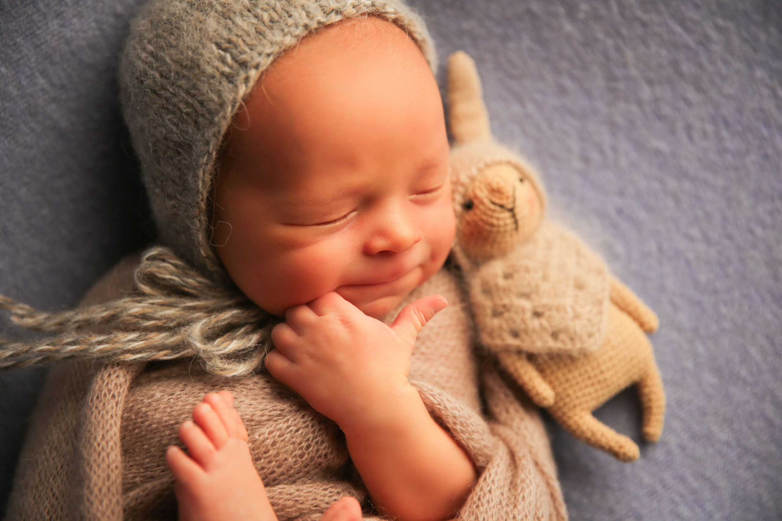 Newborm начало. Фотограф новорожденных. Семейный и детский фотограф в городе Сургуте
