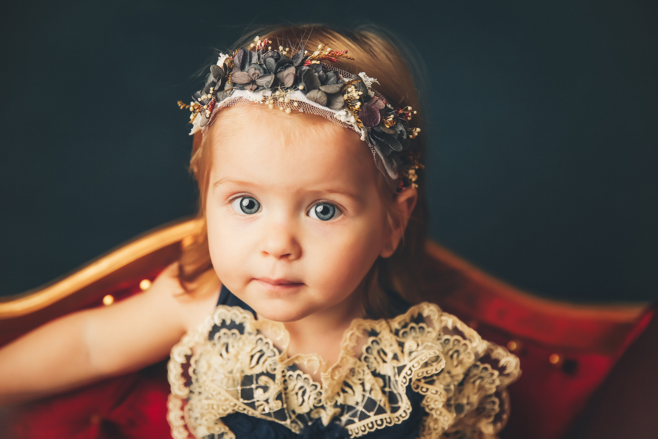 Эпоха Возрождения. Фотограф новорожденных. Семейный и детский фотограф в городе Сургуте