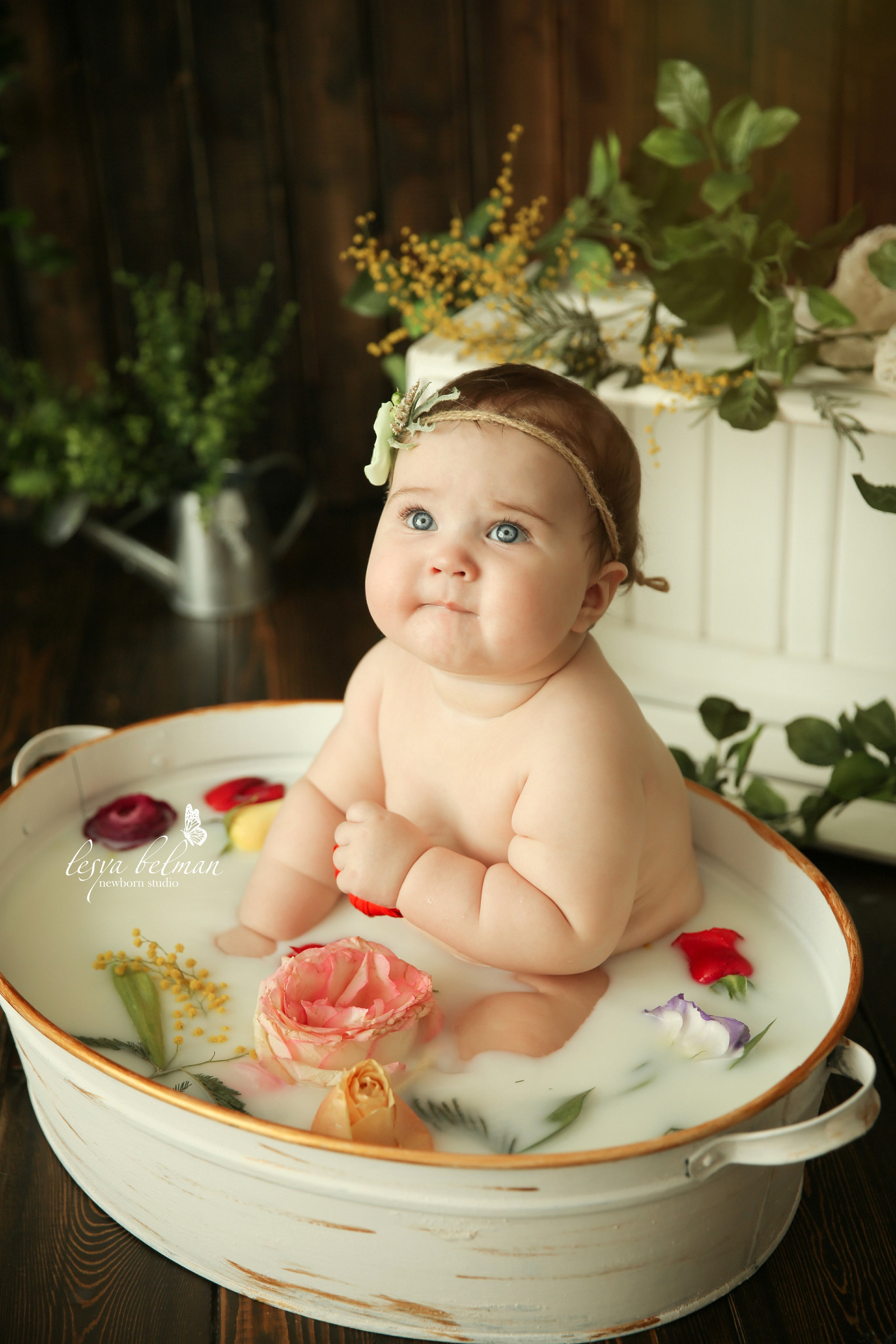 Ванночка девочки. Фотограф новорожденных. Семейный и детский фотограф в городе Сургуте
