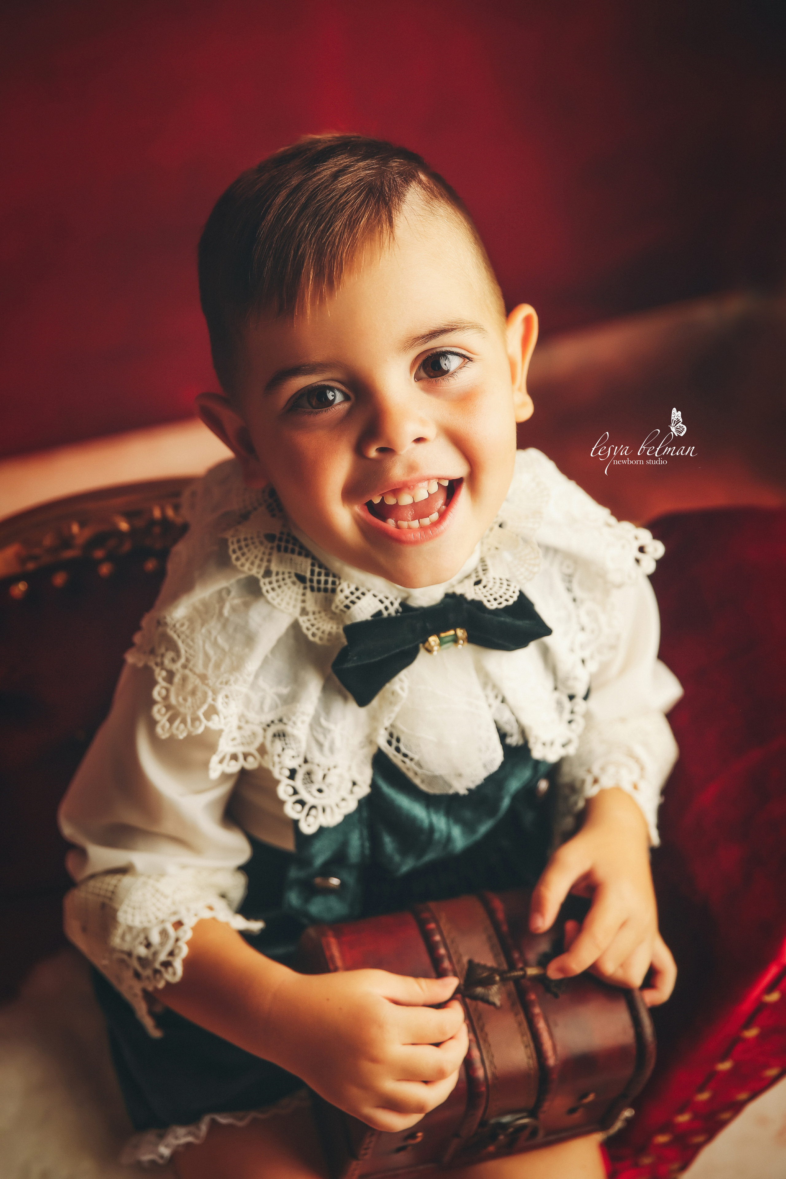 Эпоха Возрождения. Фотограф новорожденных. Семейный и детский фотограф в городе Сургуте