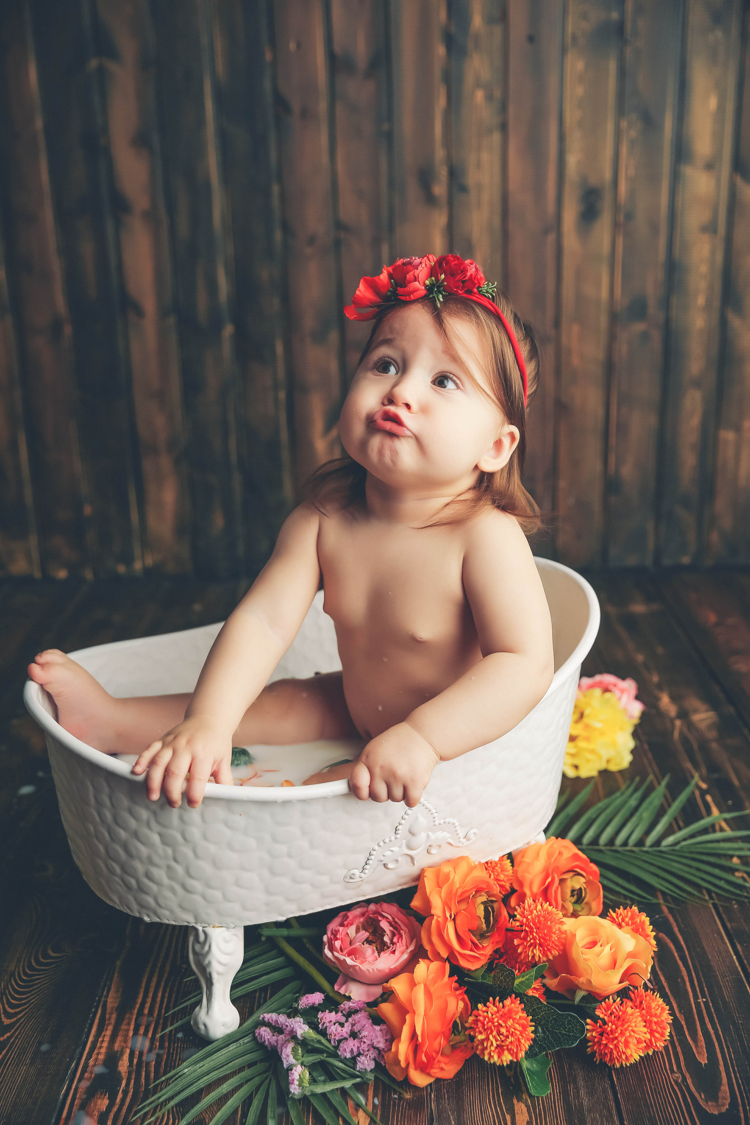 Ванночка девочки. Фотограф новорожденных. Семейный и детский фотограф в городе Сургуте