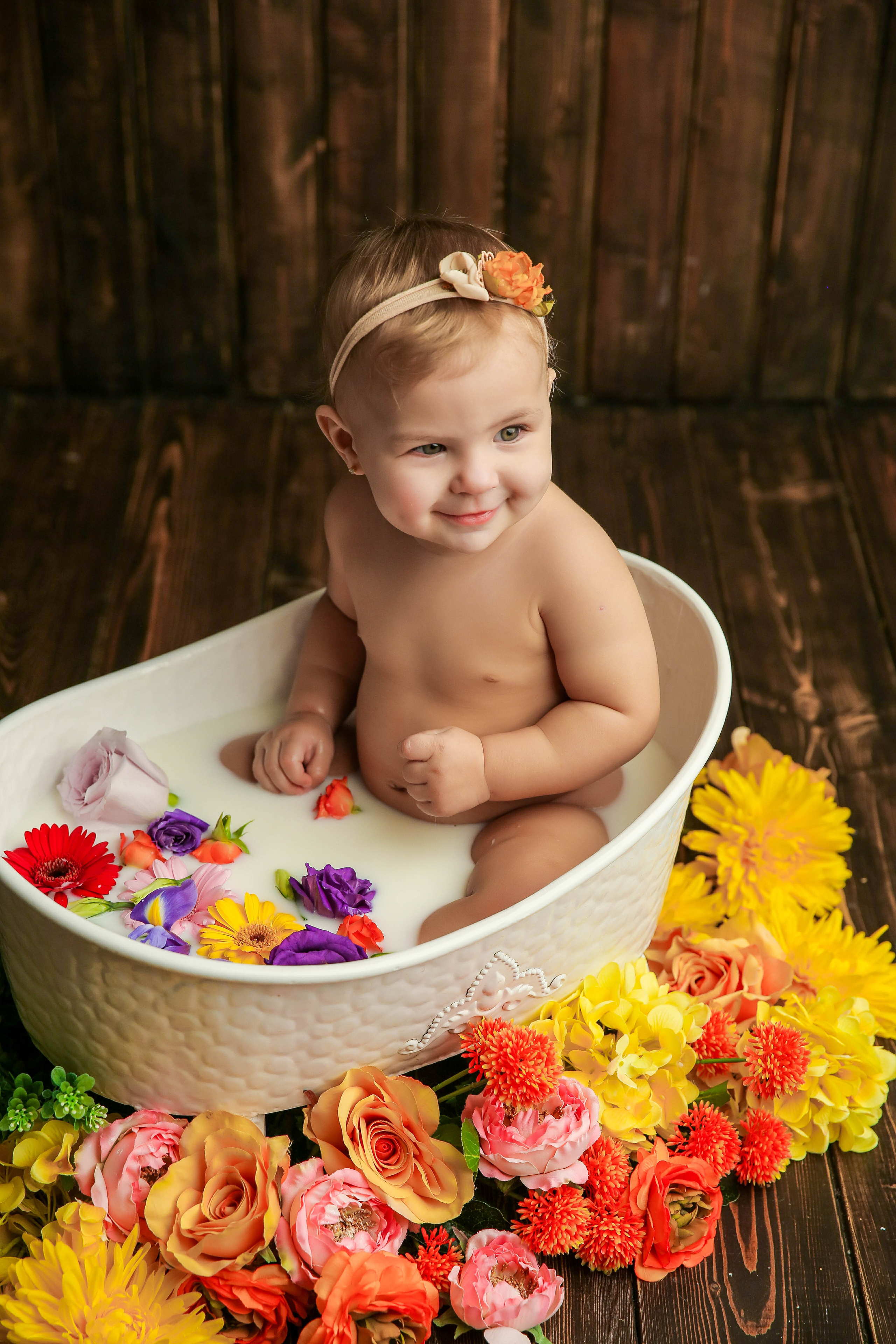 Ванночка девочки. Фотограф новорожденных. Семейный и детский фотограф в городе Сургуте