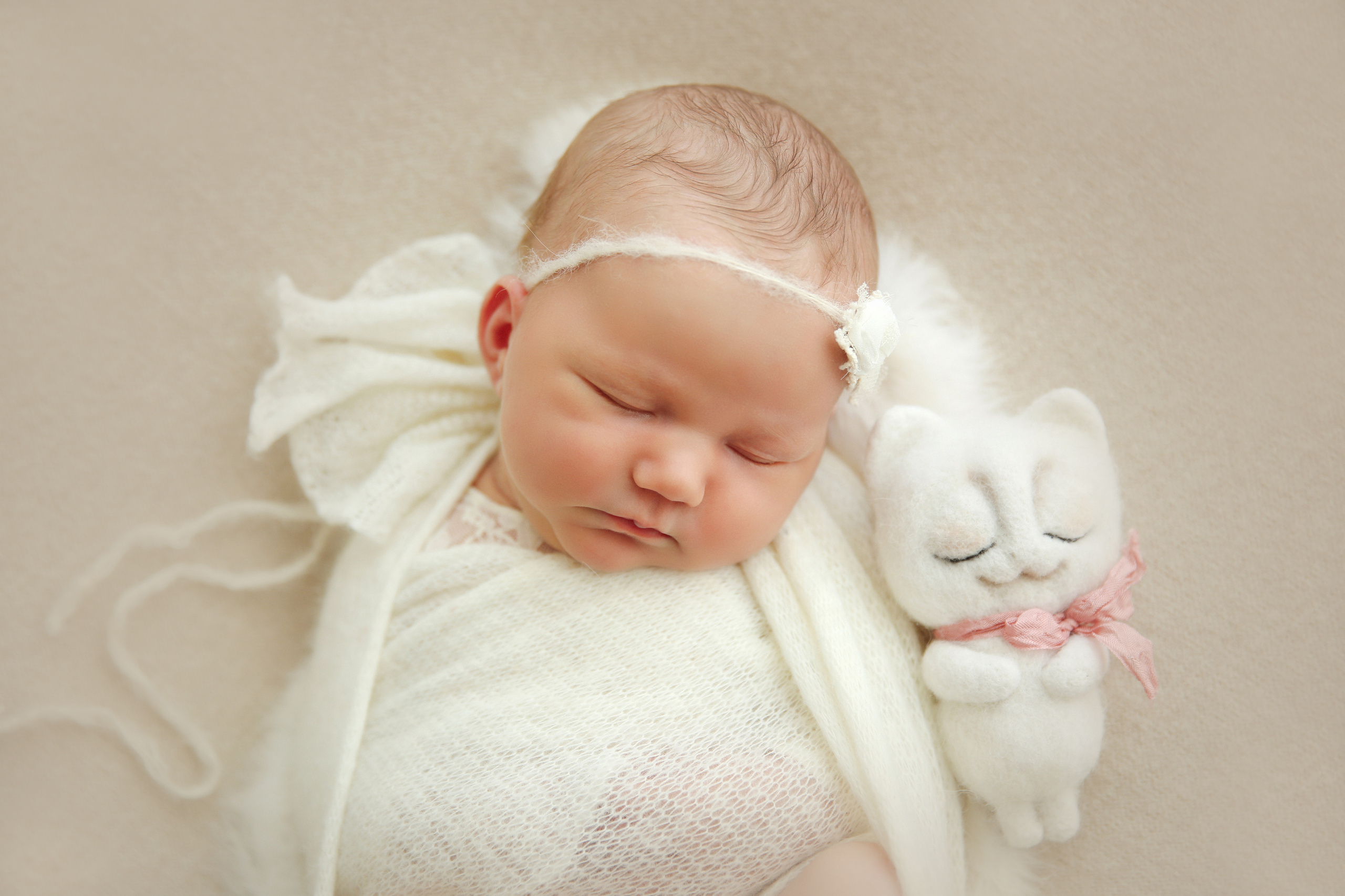 Newborm начало. Фотограф новорожденных. Семейный и детский фотограф в городе Сургуте