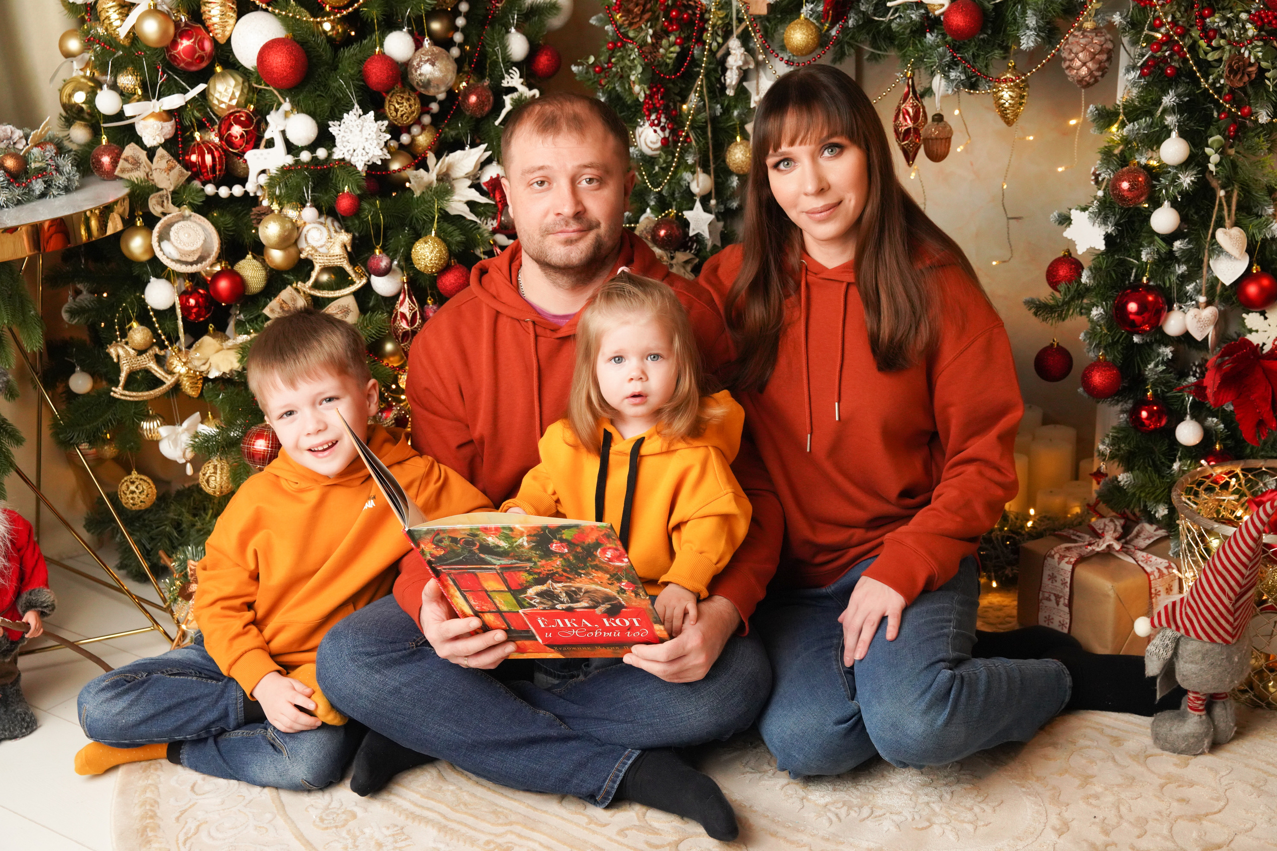 Новогодняя фотосессия. Фотограф новорожденных. Семейный и детский фотограф в городе Сургуте