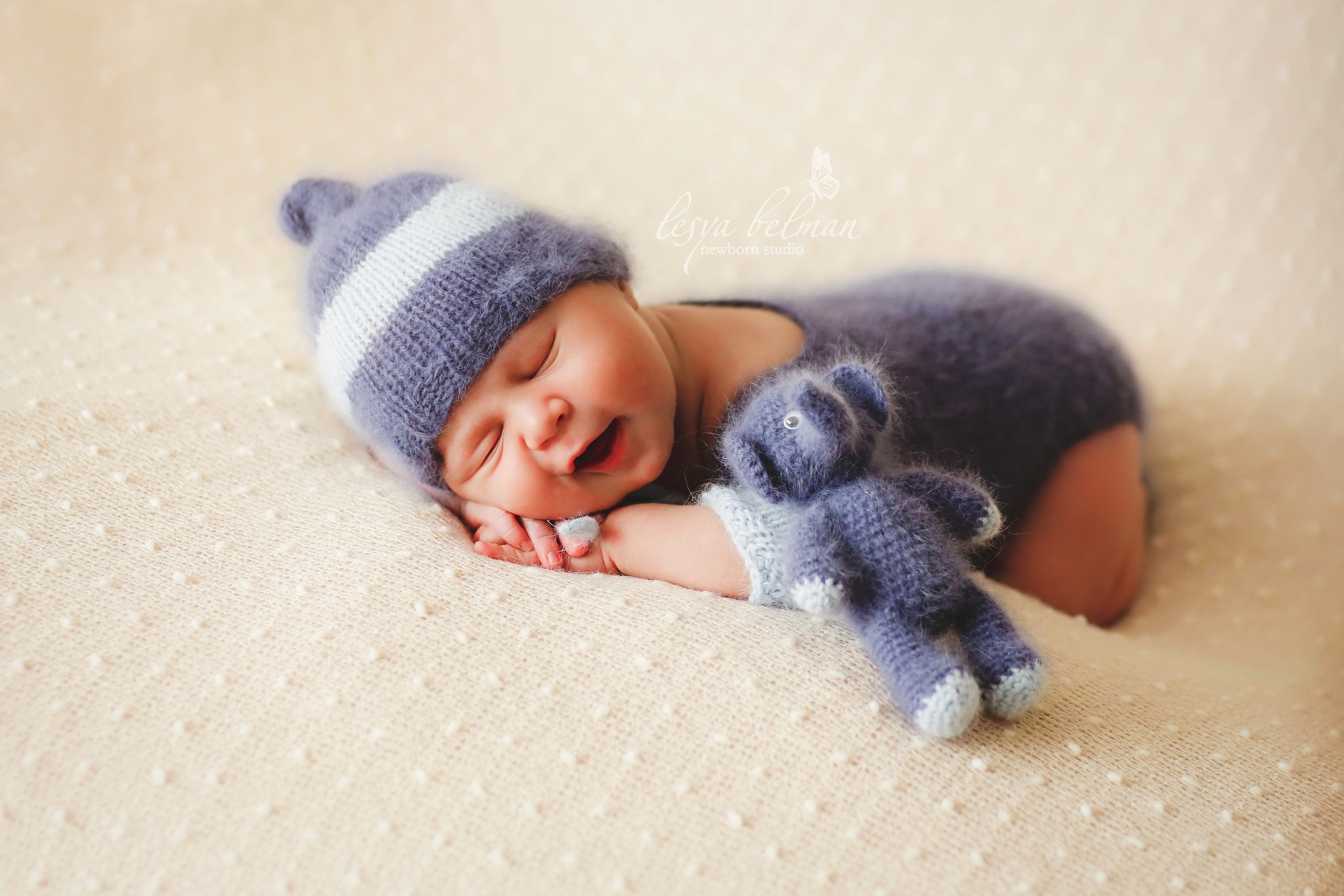 Newborm начало. Фотограф новорожденных. Семейный и детский фотограф в городе Сургуте