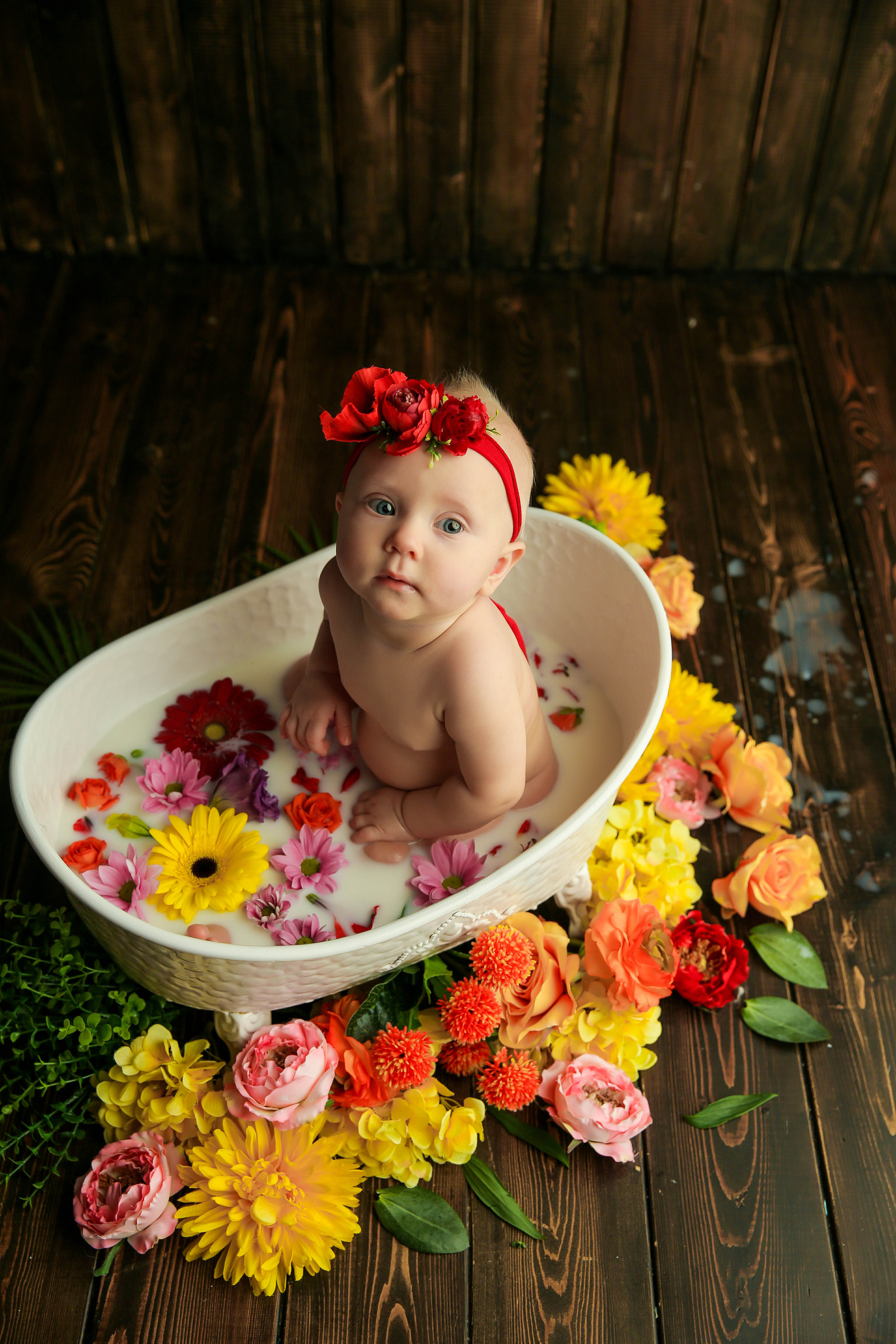 Ванночка девочки. Фотограф новорожденных. Семейный и детский фотограф в городе Сургуте