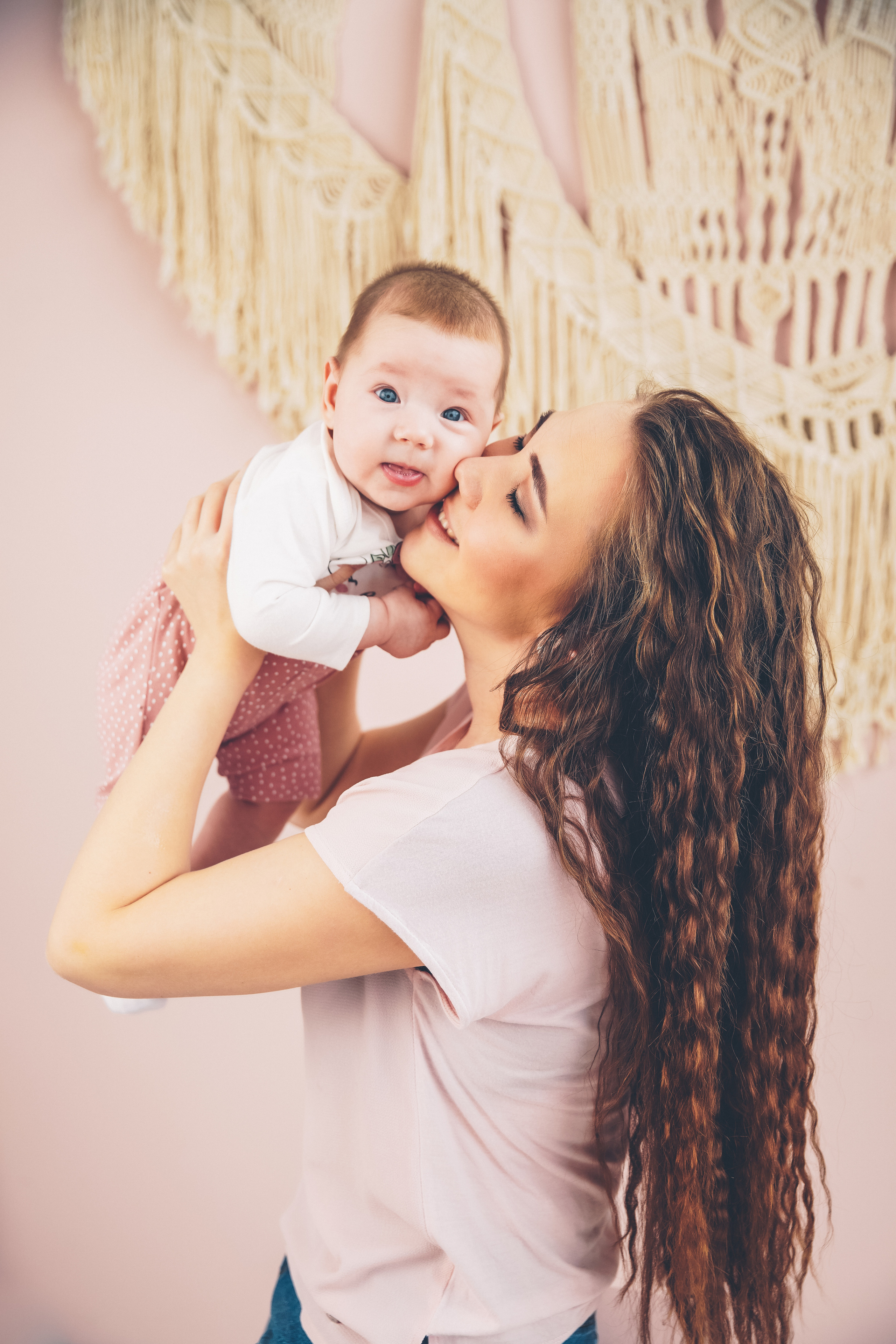 Фотосессия в интерьере. Фотограф новорожденных. Семейный и детский фотограф в городе Сургуте