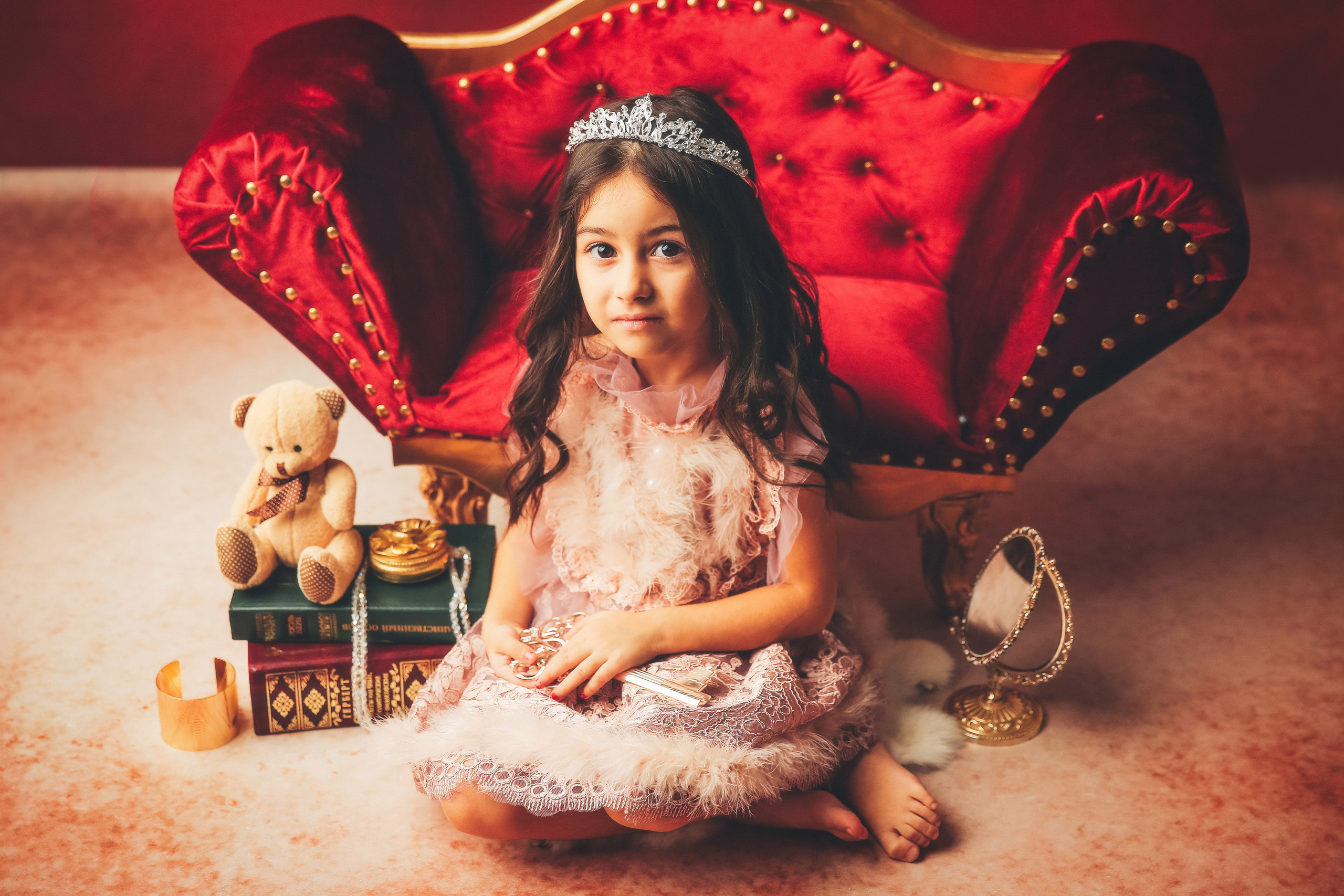 Эпоха Возрождения. Фотограф новорожденных. Семейный и детский фотограф в городе Сургуте