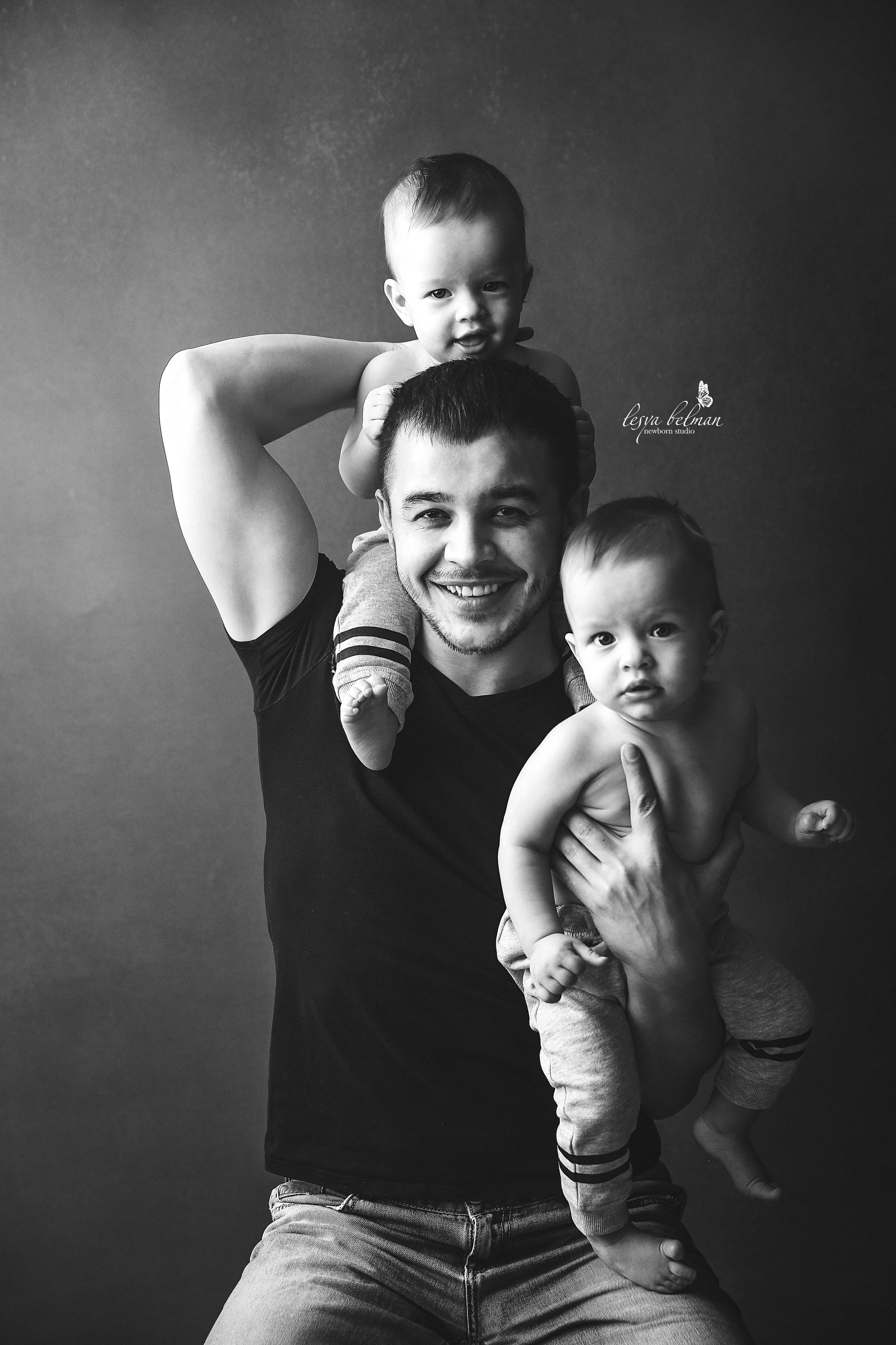 Family ЧБ. Фотограф новорожденных. Семейный и детский фотограф в городе Сургуте