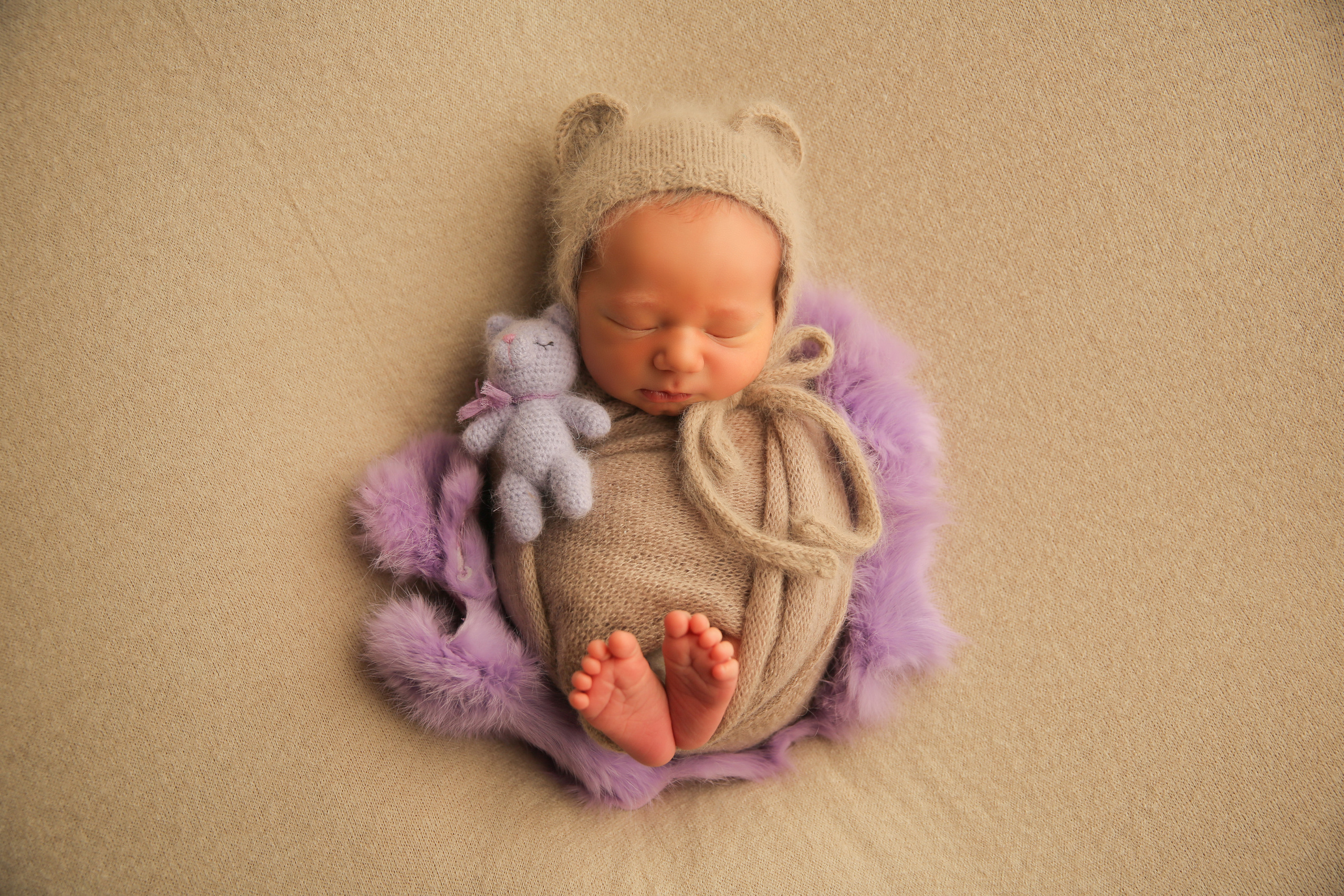 Newborm начало. Фотограф новорожденных. Семейный и детский фотограф в городе Сургуте