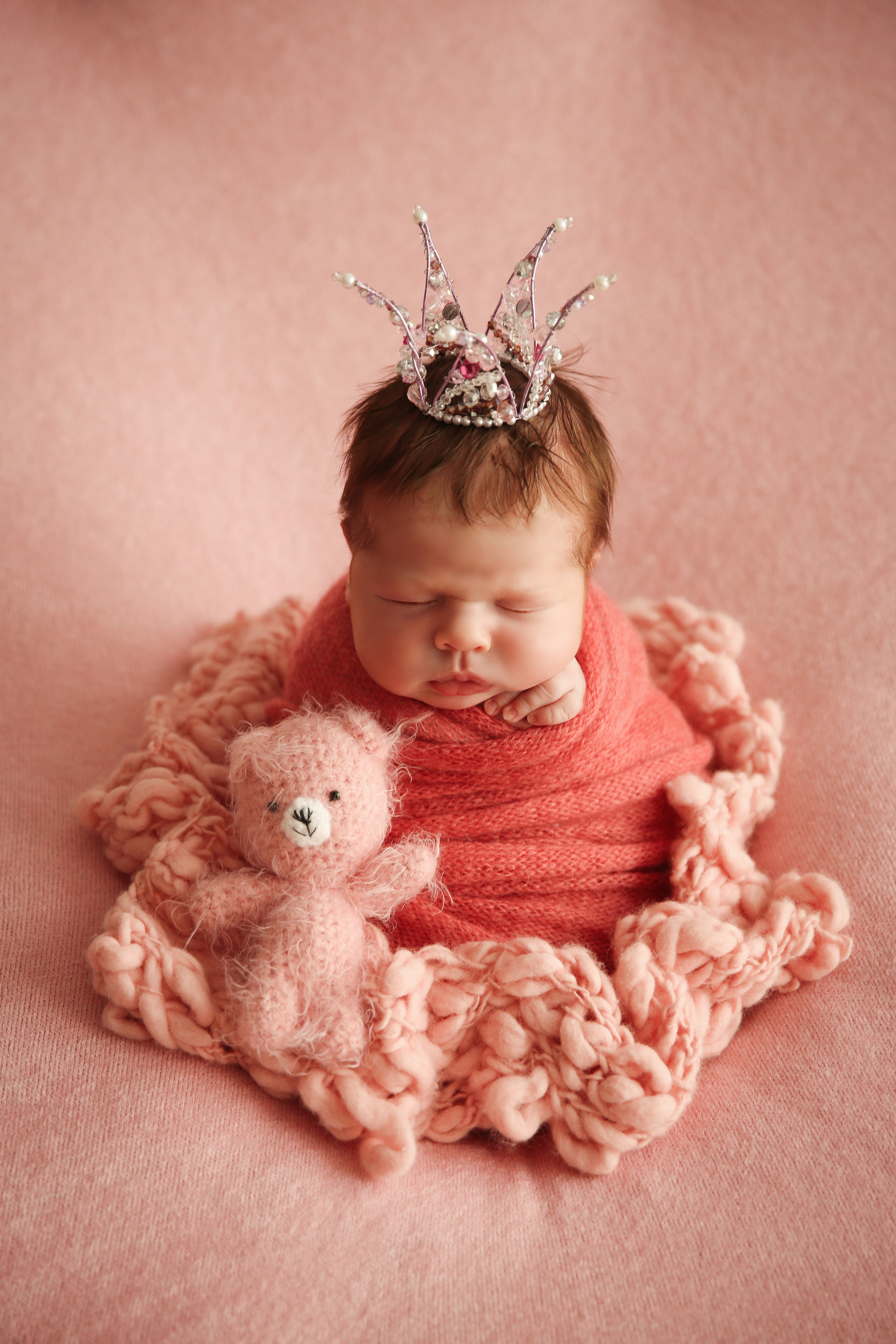 Newborm начало. Фотограф новорожденных. Семейный и детский фотограф в городе Сургуте