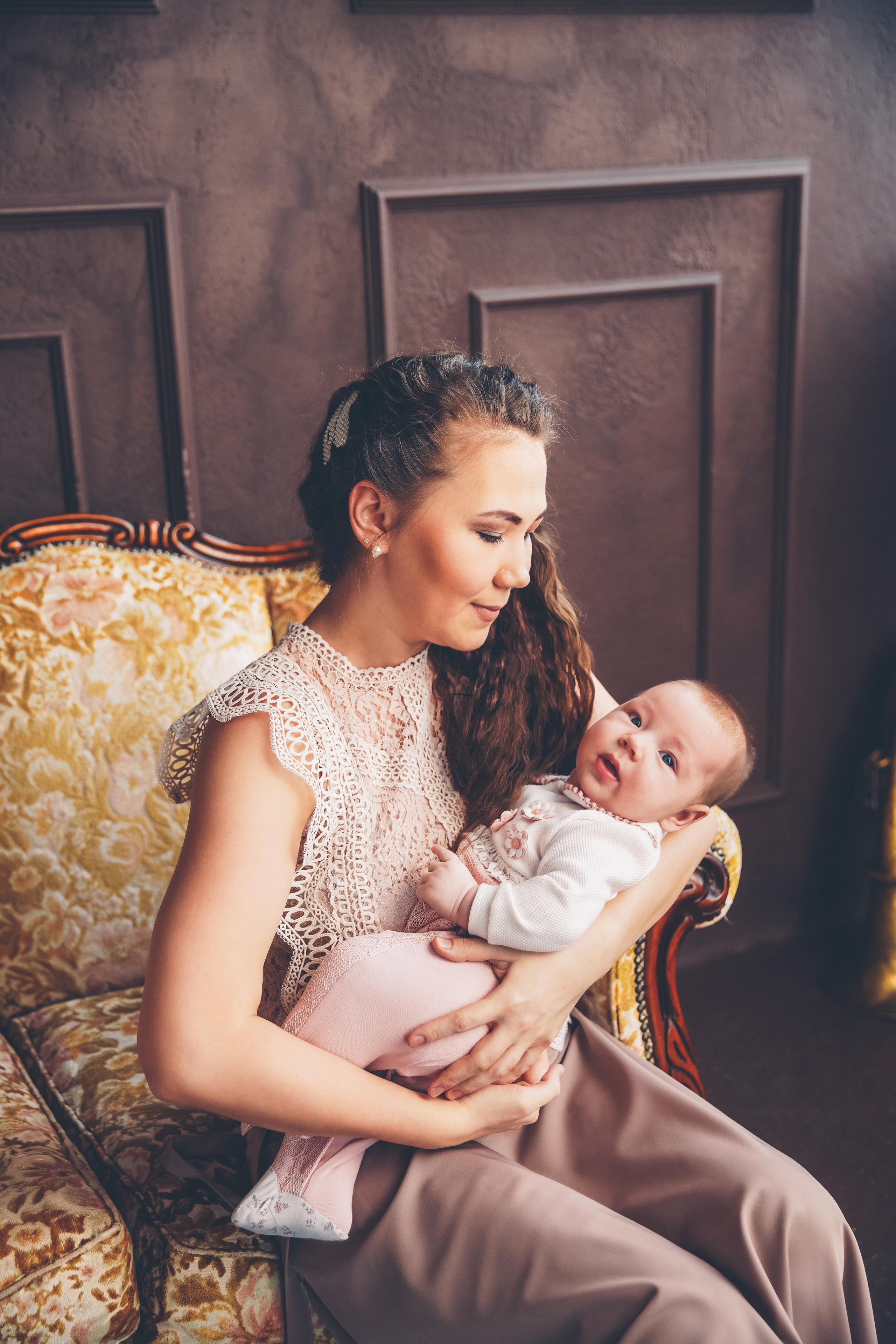 Фотосессия в интерьере. Фотограф новорожденных. Семейный и детский фотограф в городе Сургуте